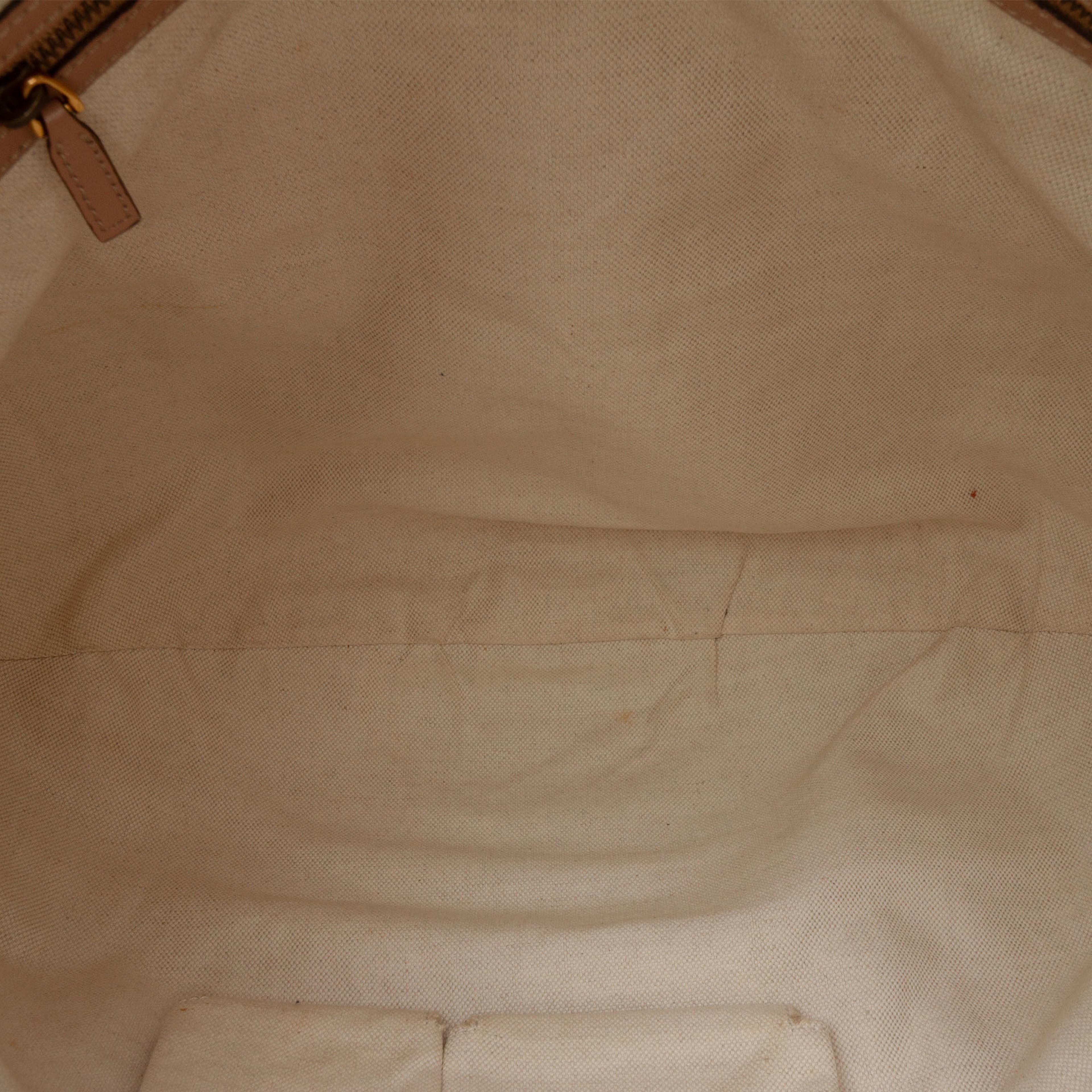 Gucci Large Guccissima Scarlett Tote, från Luxclusif, i färgen pink. Klicka för att öppna bilden i stort format