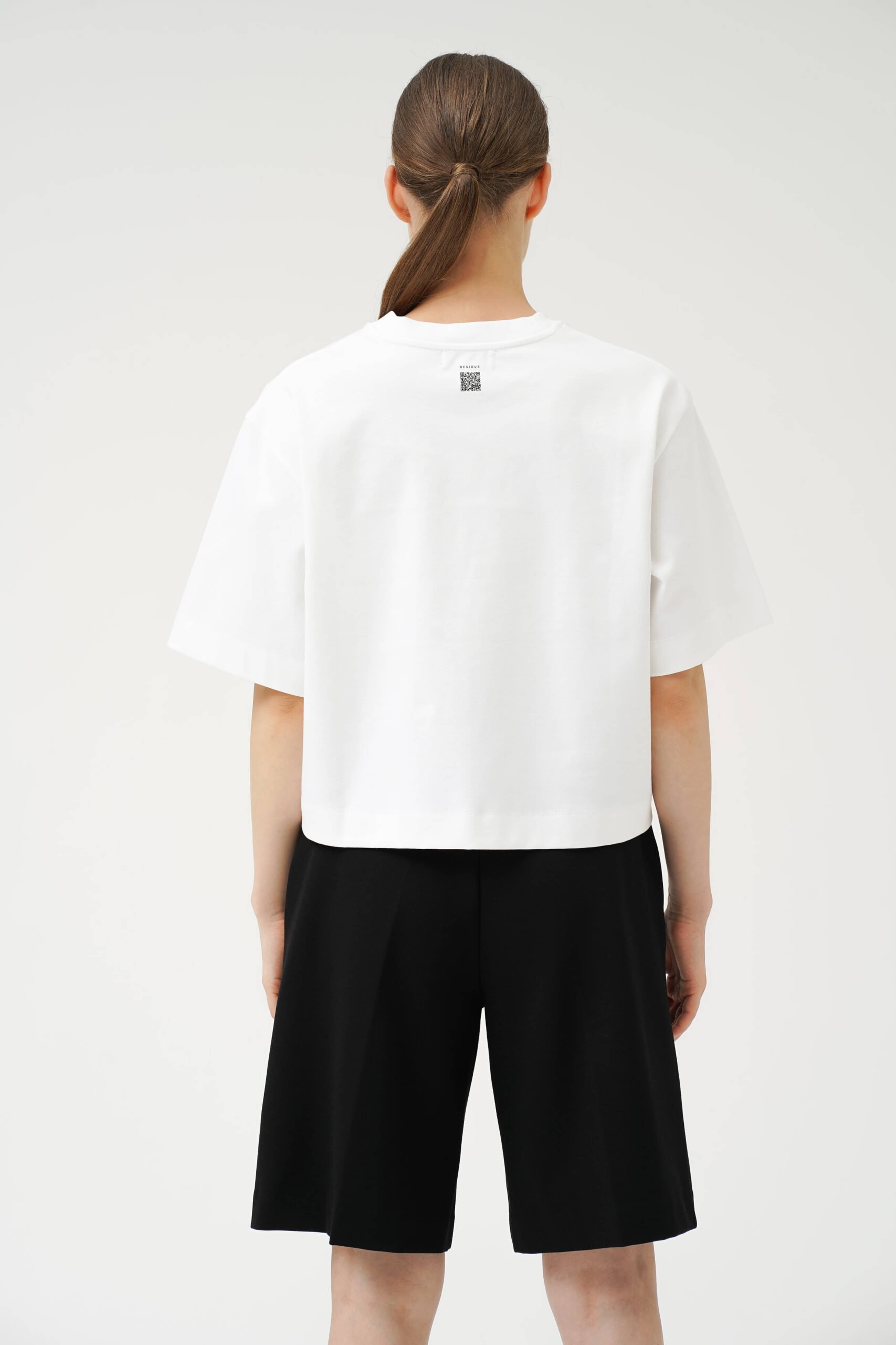 Mia Tee - White, från Residus, i färgen white. Klicka för att öppna bilden i stort format