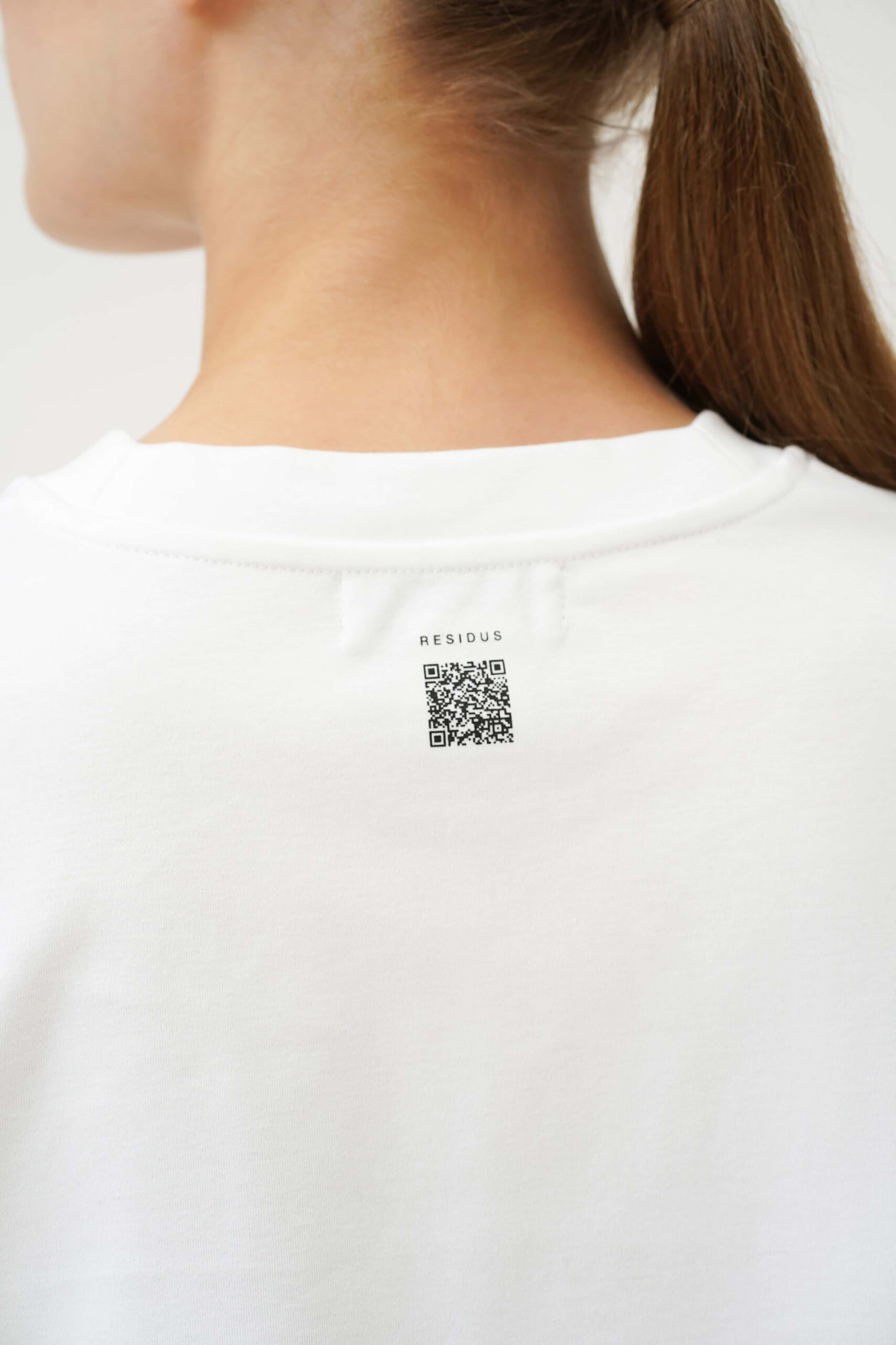 Mia Tee - White, från Residus, i färgen white. Klicka för att öppna bilden i stort format