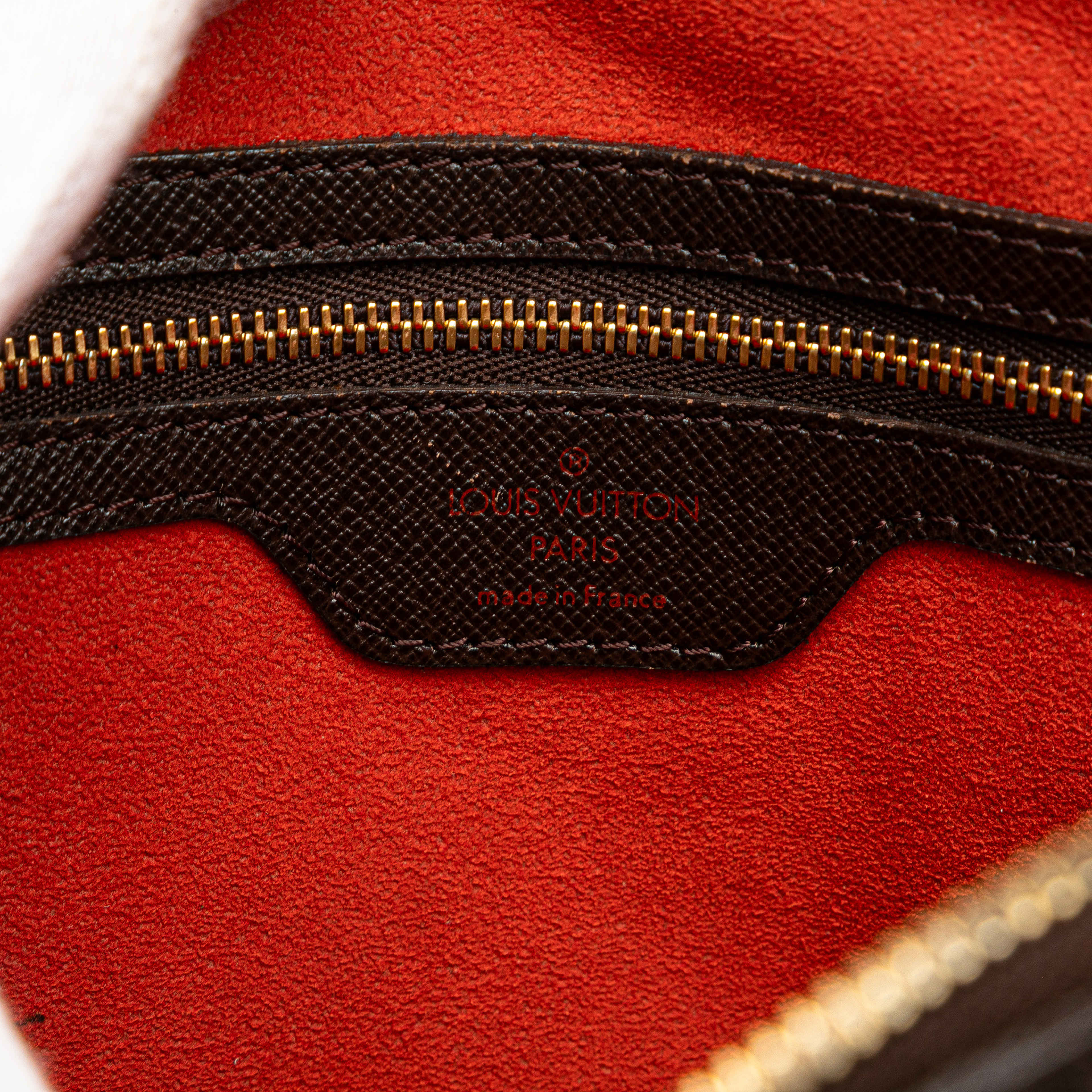 Louis Vuitton Damier Ebene Brera, från Luxclusif, i färgen brown. Klicka för att öppna bilden i stort format