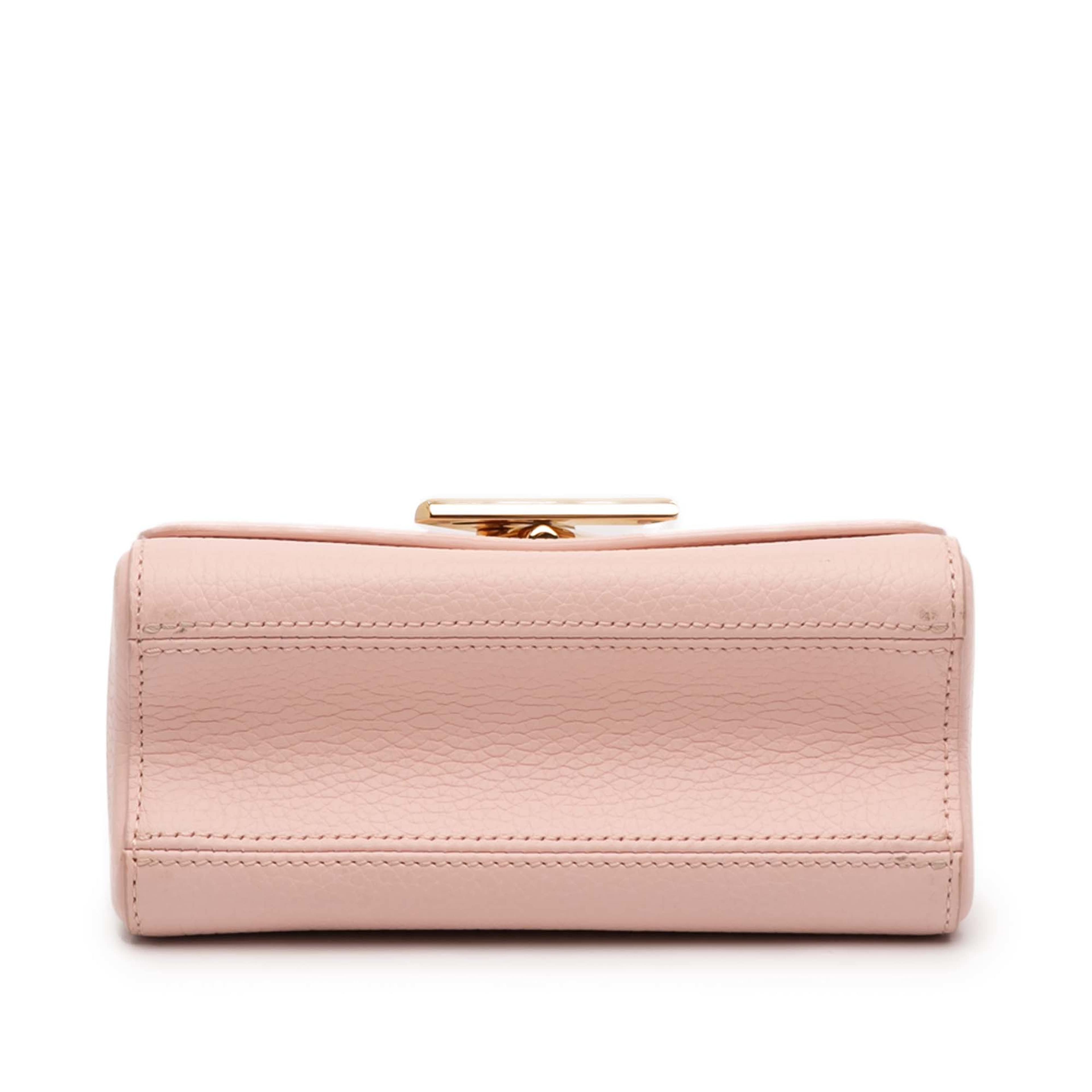 Louis Vuitton Taurillon Shearling Braided Handle Twist Pm, från Luxclusif, i färgen rosa. Klicka för att öppna bilden i stort format