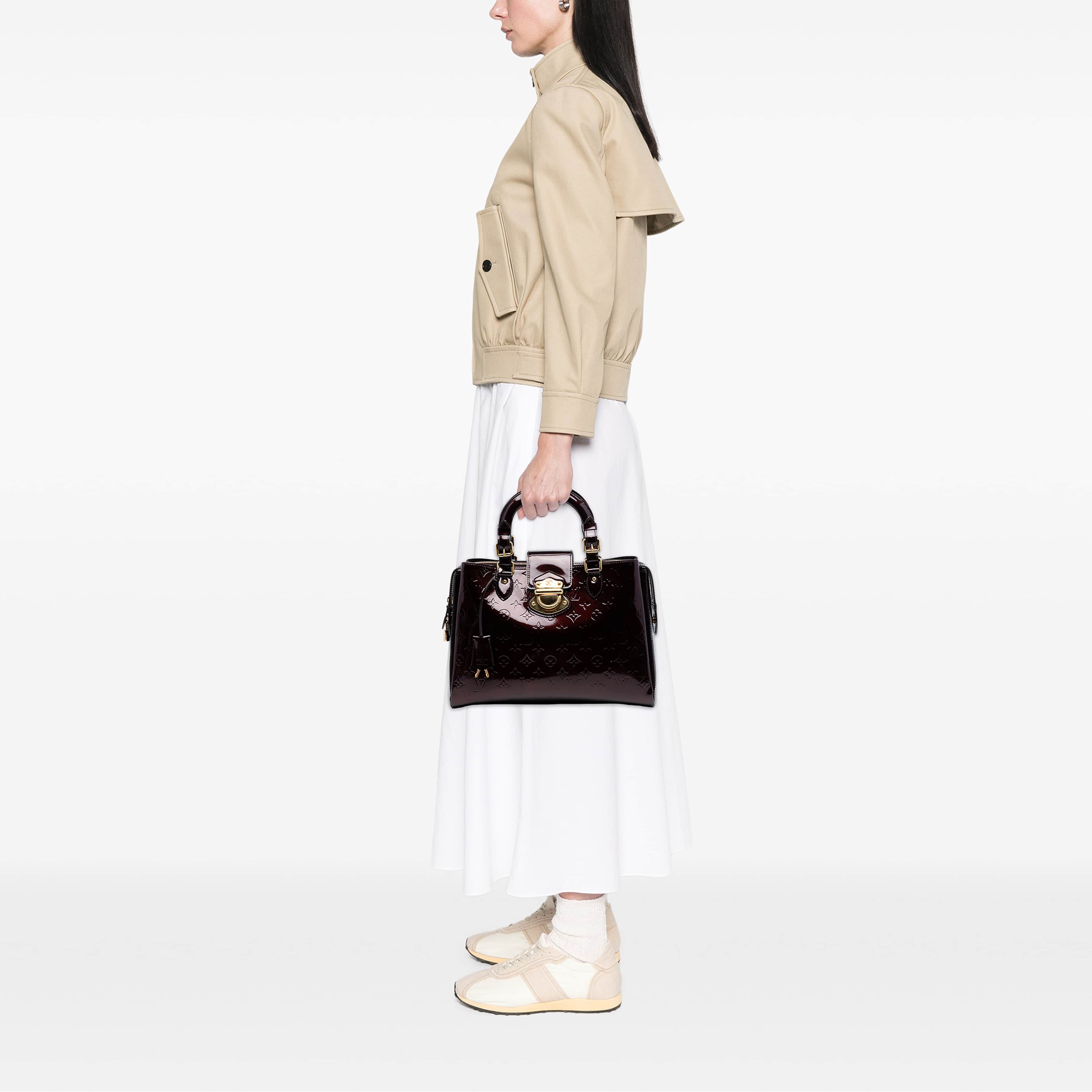 Louis Vuitton Monogram Vernis Melrose Avenue, från Luxclusif, i färgen purpur. Klicka för att öppna bilden i stort format