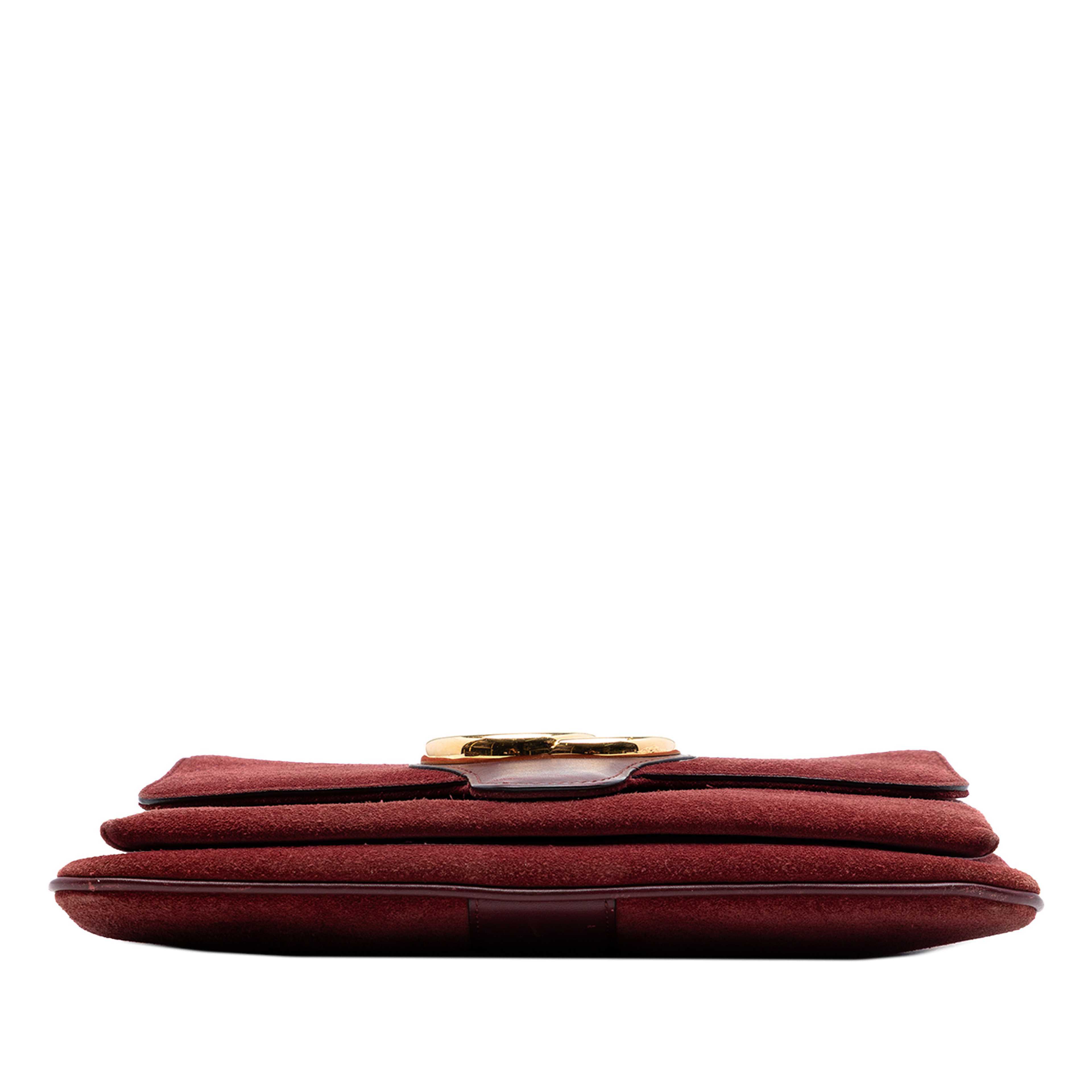 Gucci Medium Suede Arli Crossbody, från Luxclusif, i färgen röd. Klicka för att öppna bilden i stort format