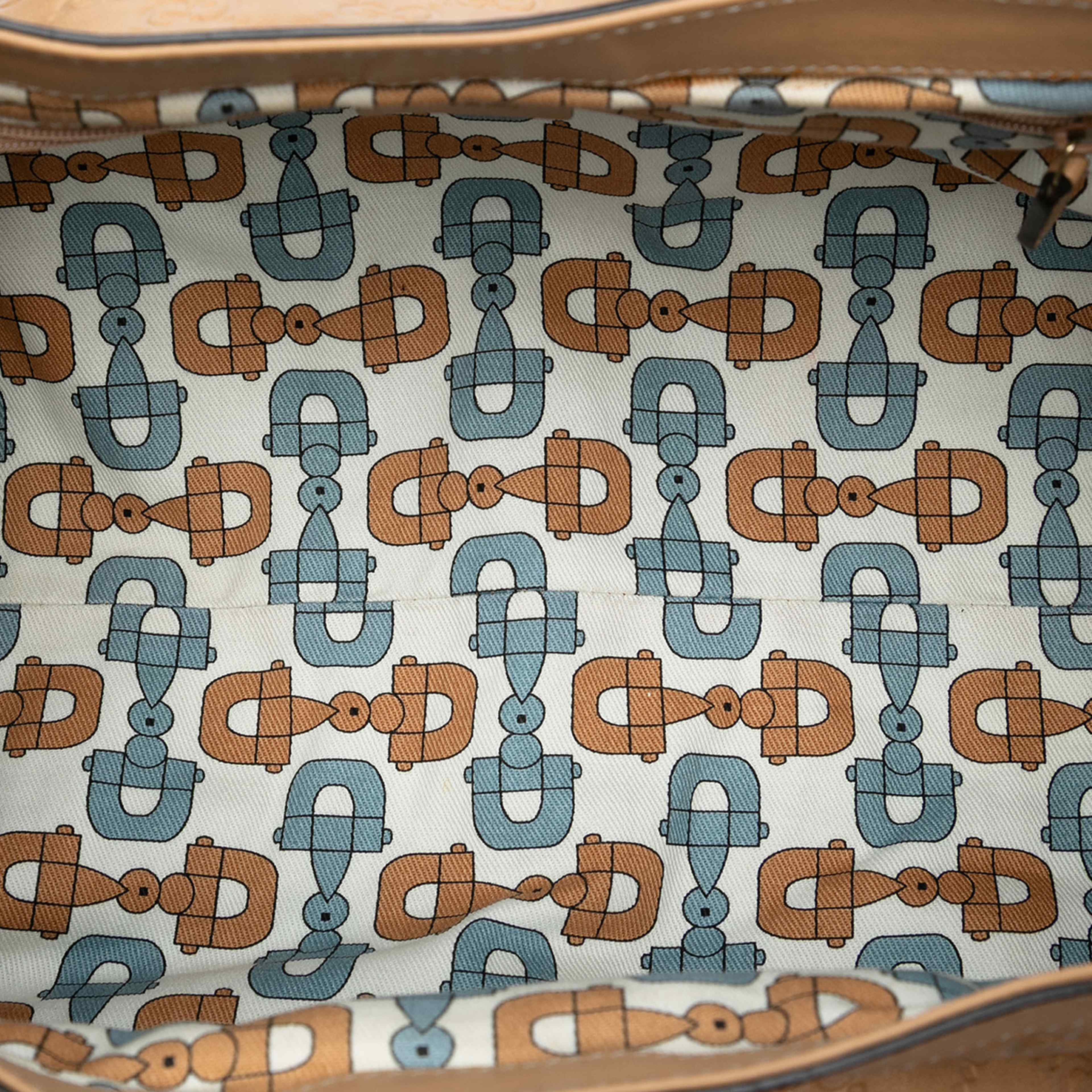 Gucci Guccissima Abbey D Ring Shoulder Bag, från Luxclusif, i färgen caramel. Klicka för att öppna bilden i stort format