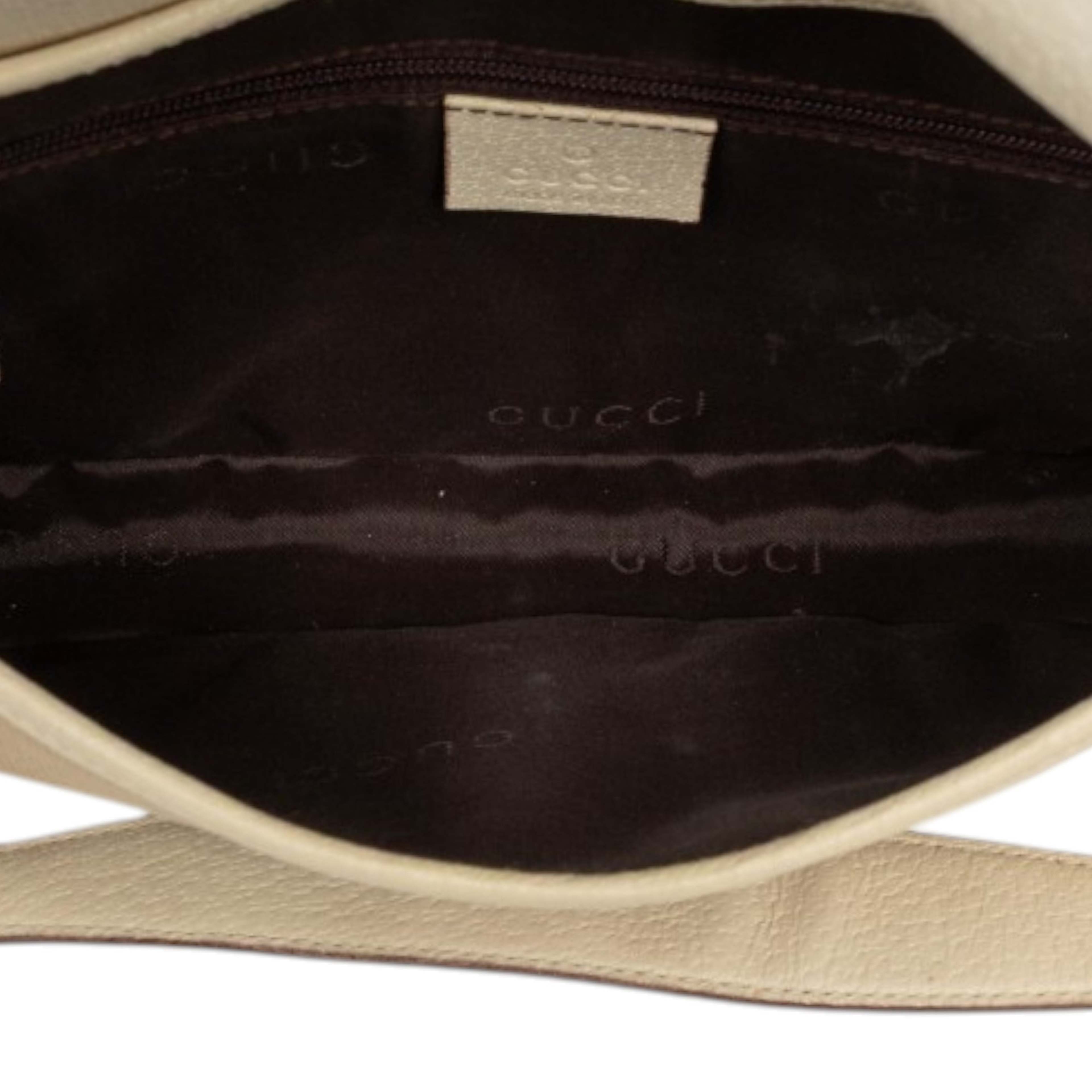 Gucci Canvas Jackie O Flap, från Luxclusif, i färgen brun. Klicka för att öppna bilden i stort format