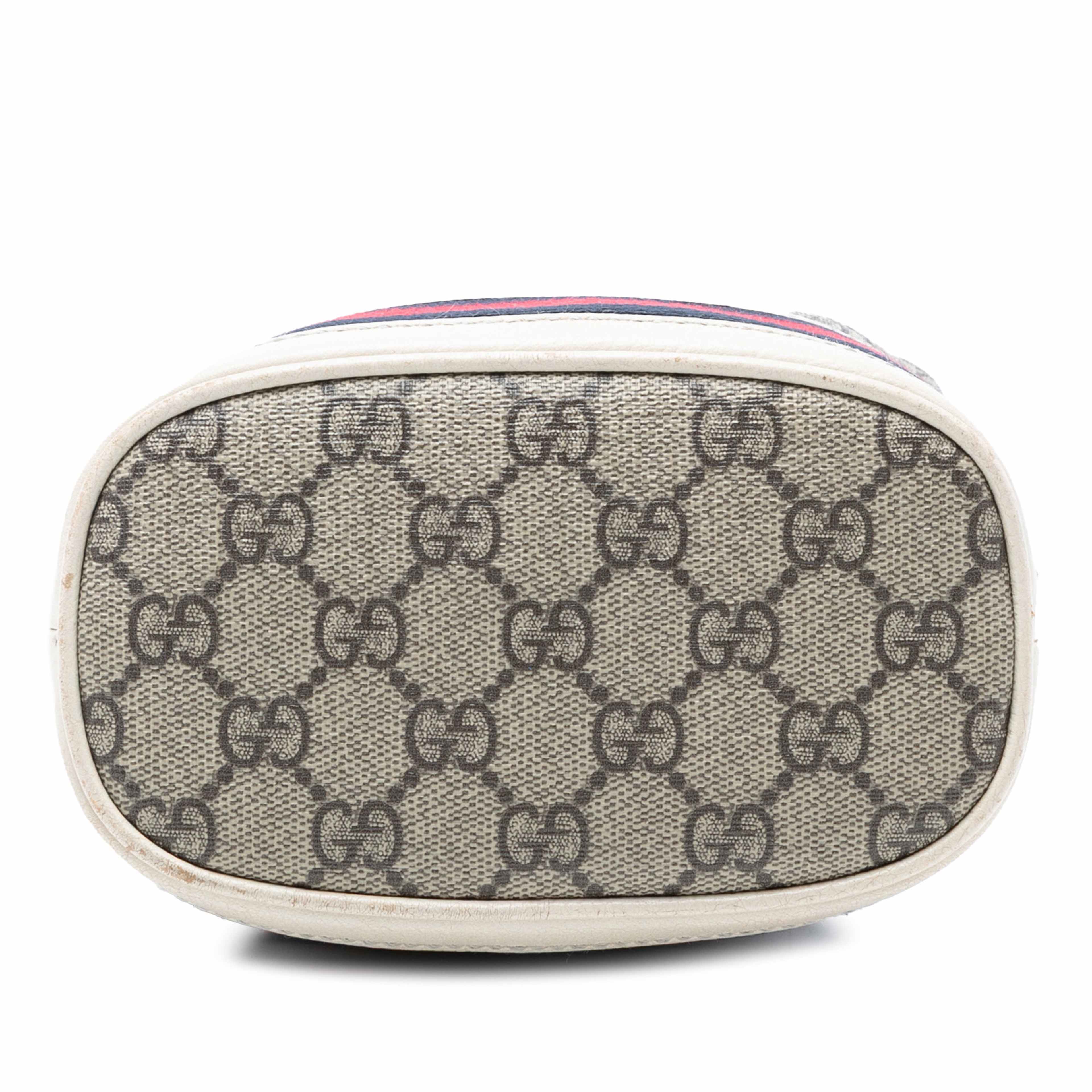 Gucci Mini Gg Supreme Web Ophidia Bucket Bag, från Luxclusif, i färgen beige. Klicka för att öppna bilden i stort format