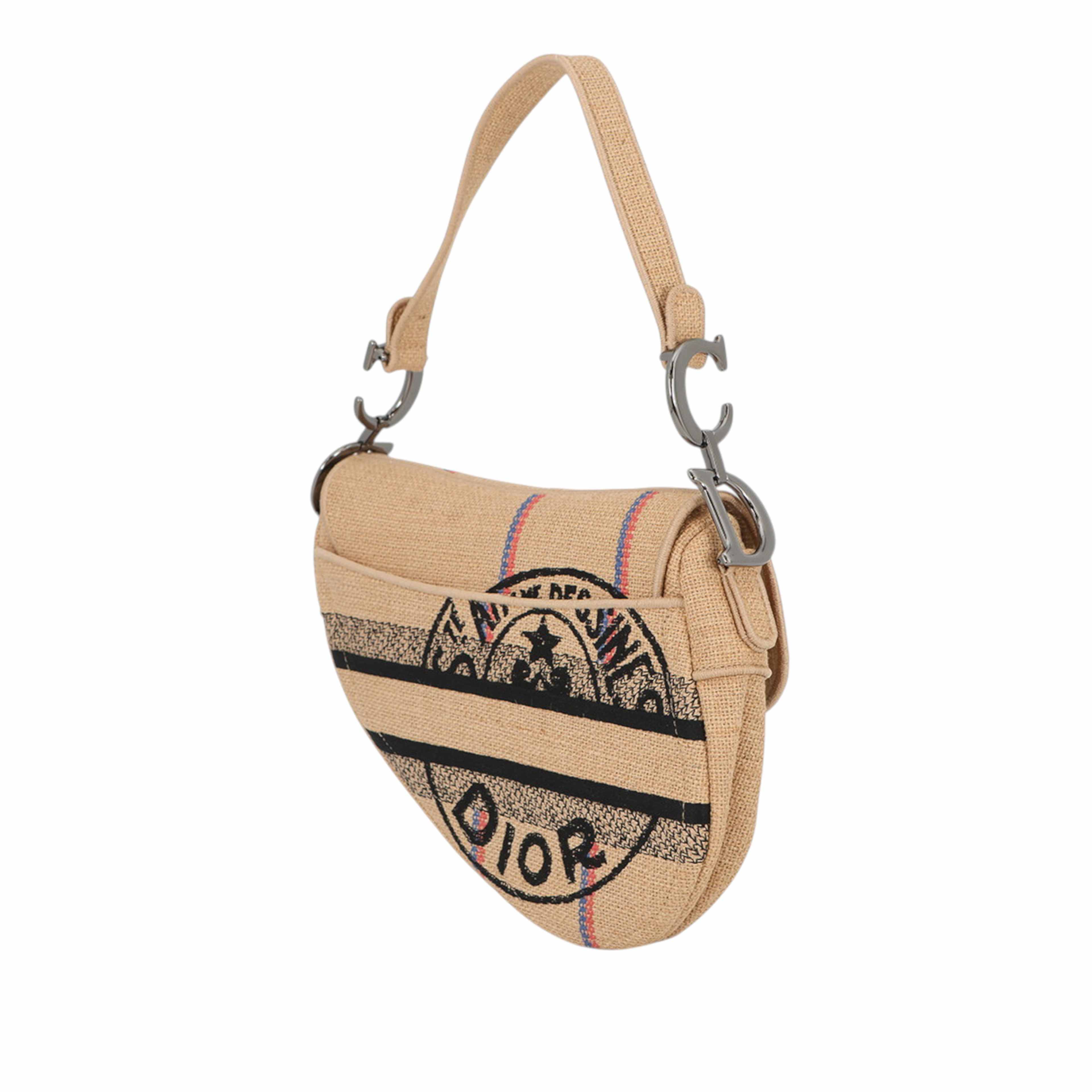 Dior Jute Union Embroidered Saddle Bag, från Luxclusif, i färgen beige. Klicka för att öppna bilden i stort format