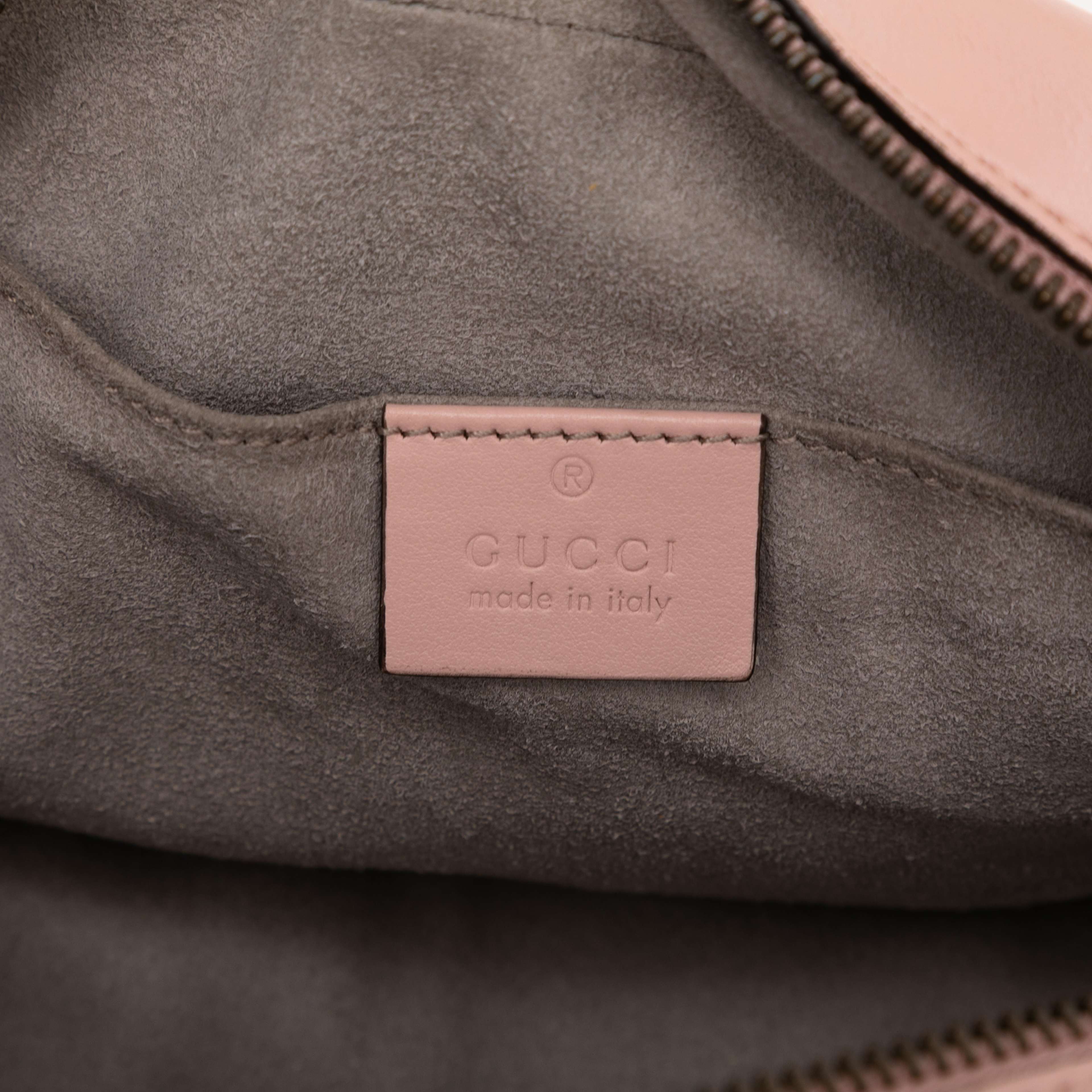 Gucci Small Gg Marmont Matelasse Leather Crossbody, från Luxclusif, i färgen pink. Klicka för att öppna bilden i stort format