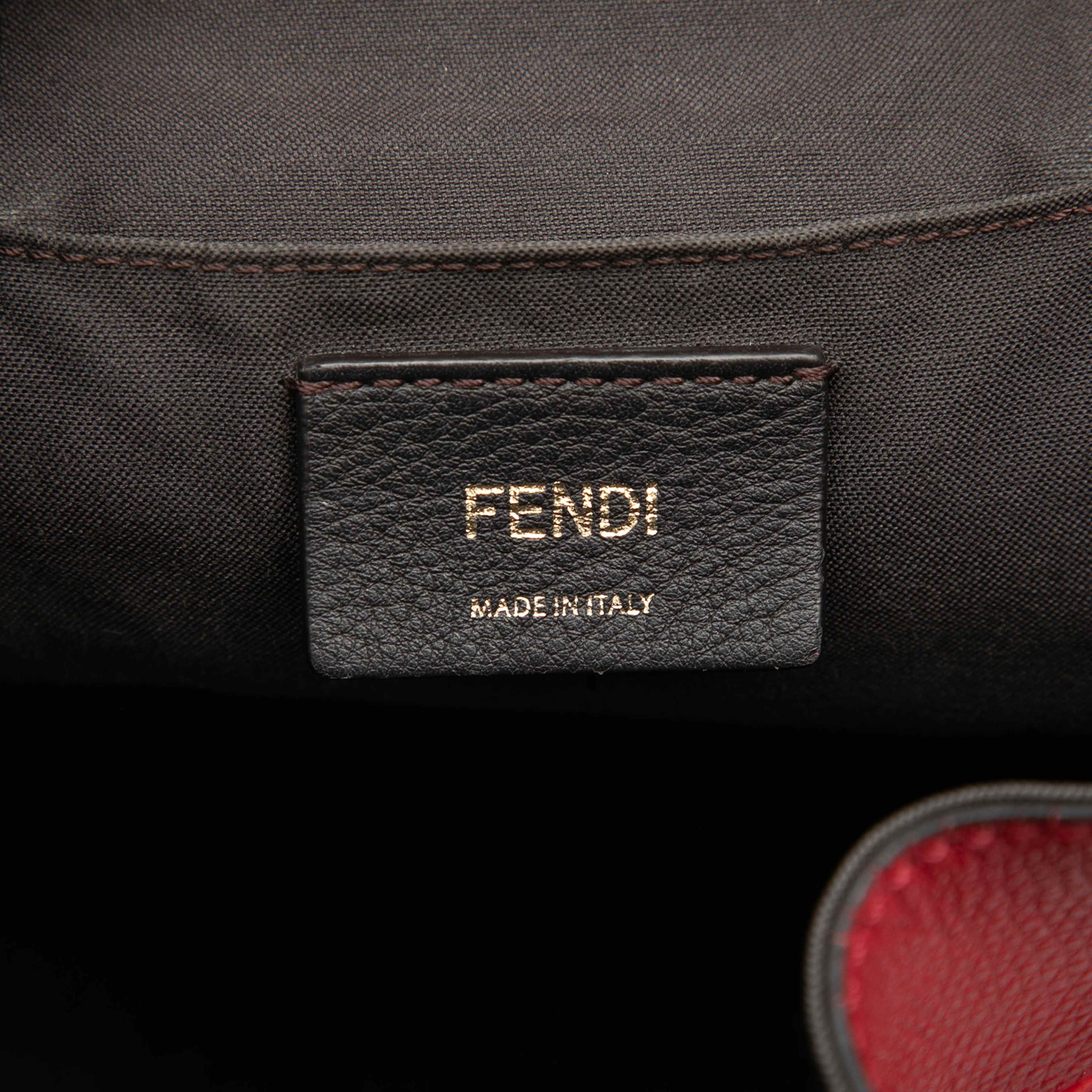 Fendi Leather F Is Fendi Backpack, från Luxclusif, i färgen red. Klicka för att öppna bilden i stort format