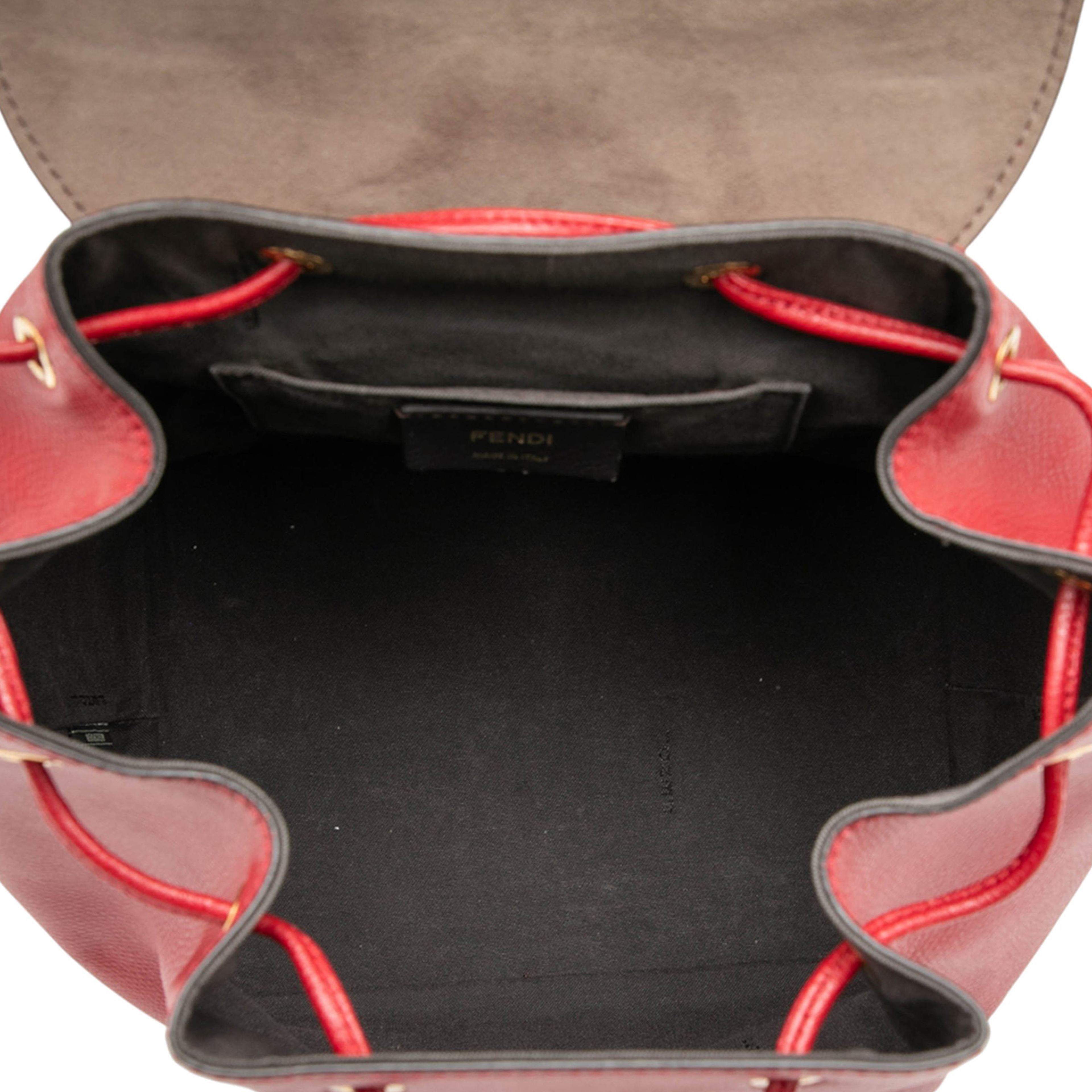 Fendi Leather F Is Fendi Backpack, från Luxclusif, i färgen red. Klicka för att öppna bilden i stort format