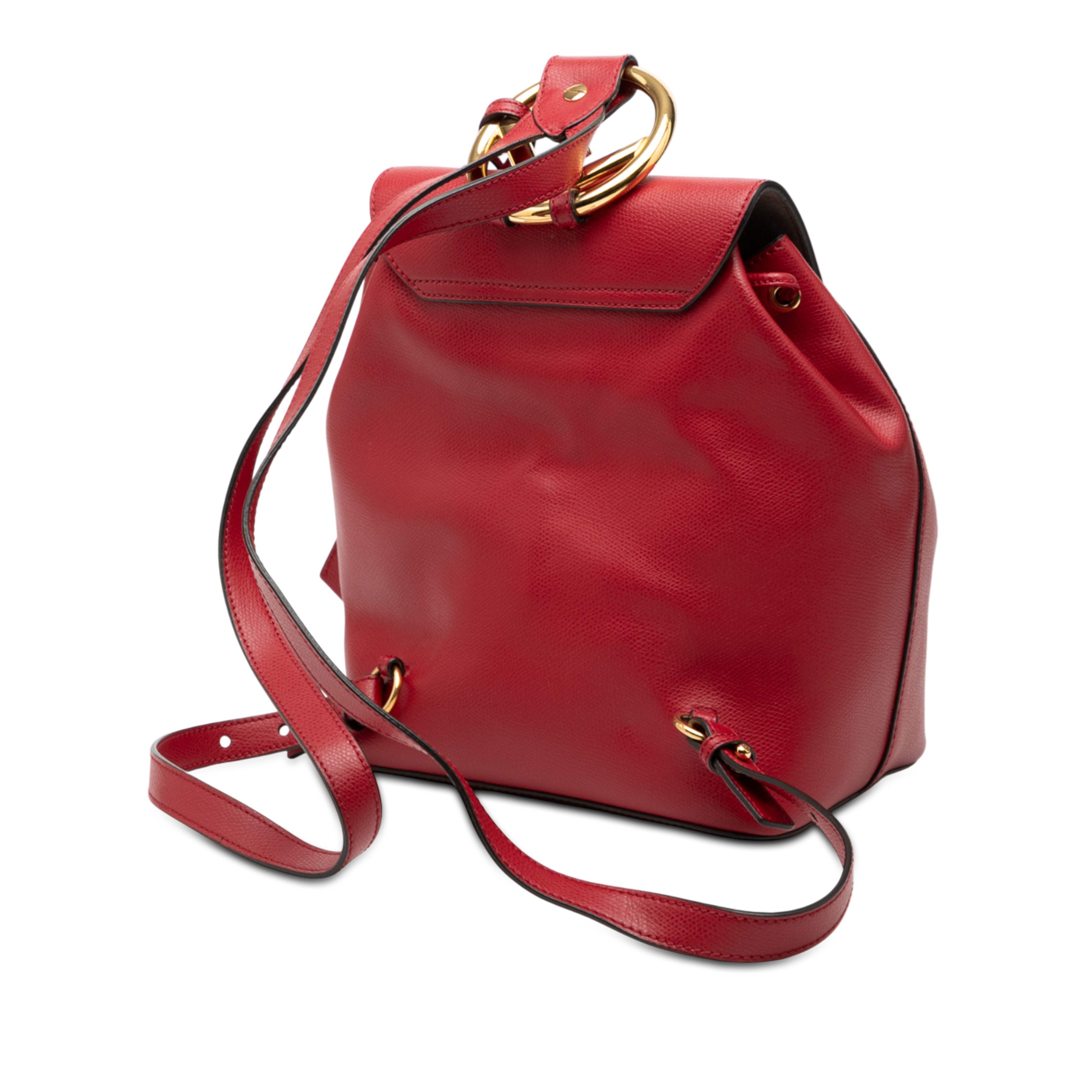 Fendi Leather F Is Fendi Backpack, från Luxclusif, i färgen red. Klicka för att öppna bilden i stort format