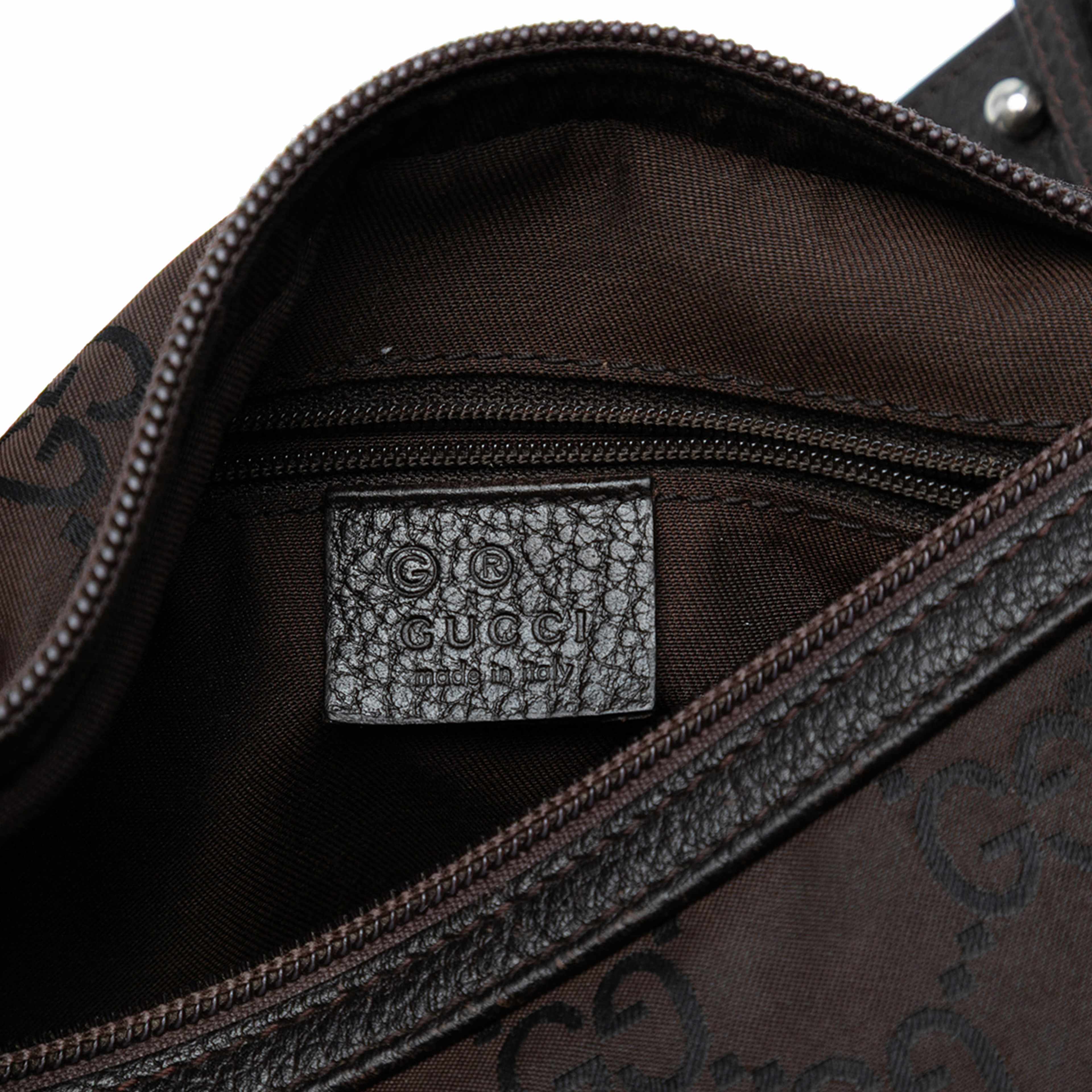 Gucci Gg Nylon Shoulder Bag, från Luxclusif, i färgen dark brown. Klicka för att öppna bilden i stort format