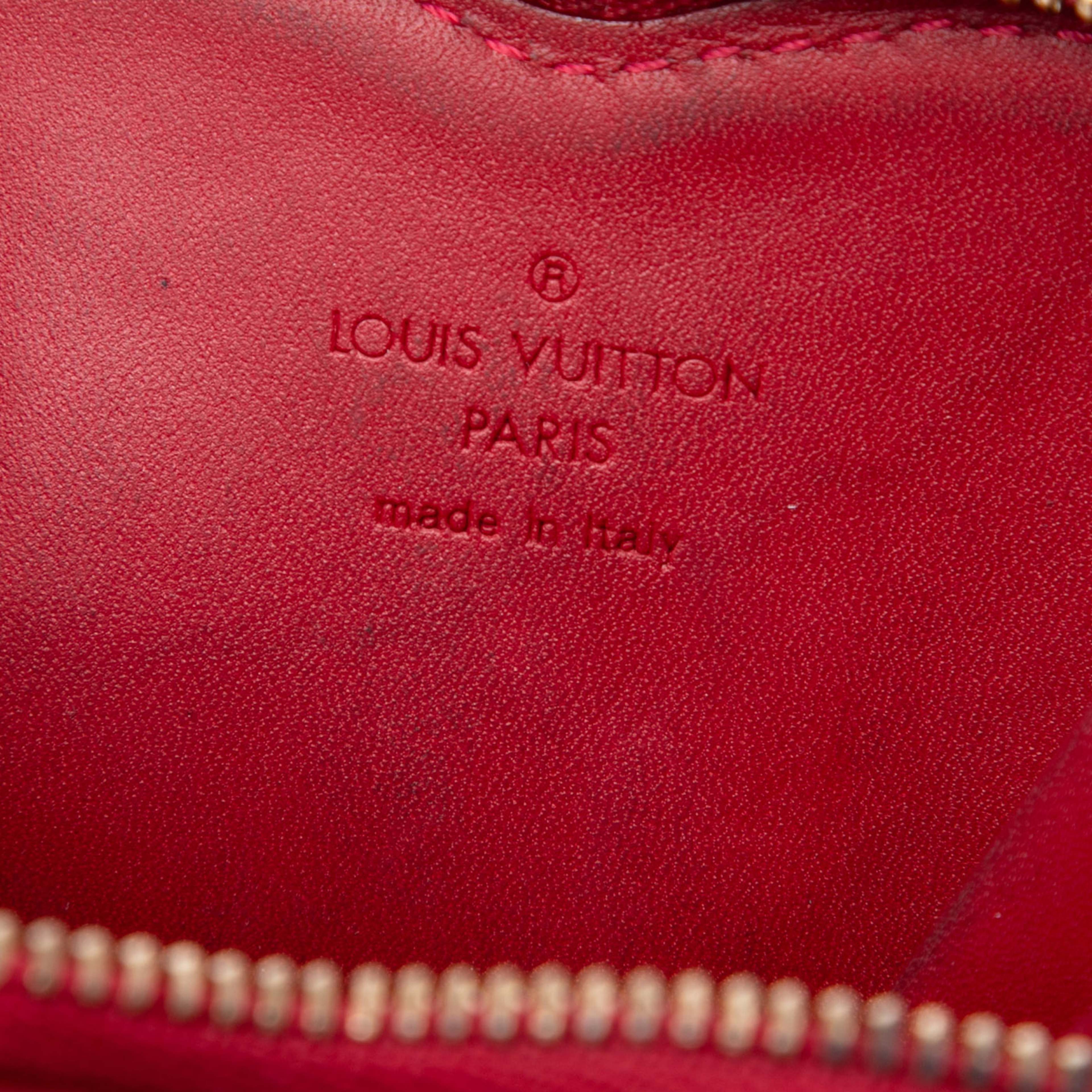 Louis Vuitton Monogram Vernis Heart Coin Purse, från Luxclusif, i färgen röd. Klicka för att öppna bilden i stort format