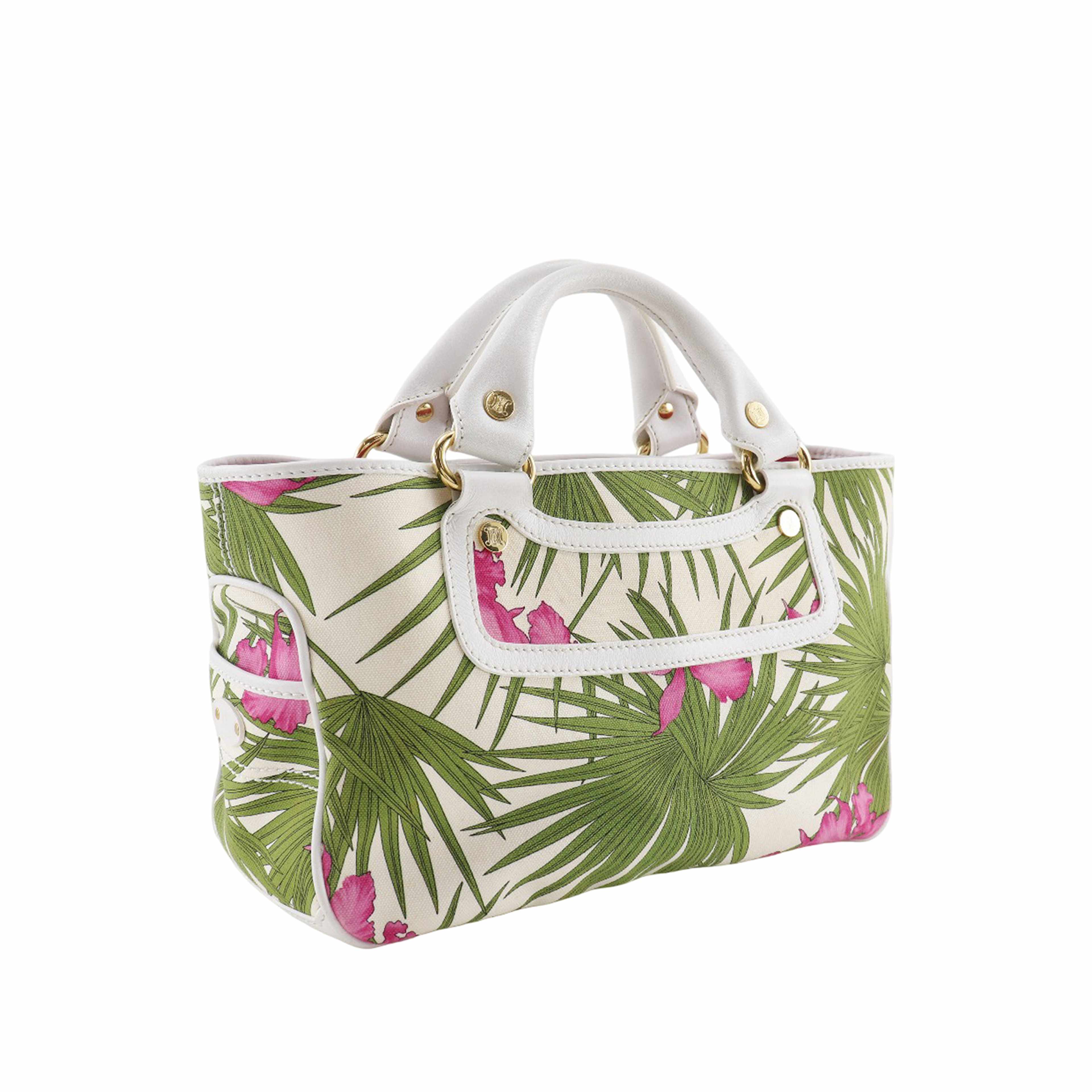 Celine Canvas Botanical Print Boogie Handbag, från Luxclusif, i färgen vit. Klicka för att öppna bilden i stort format