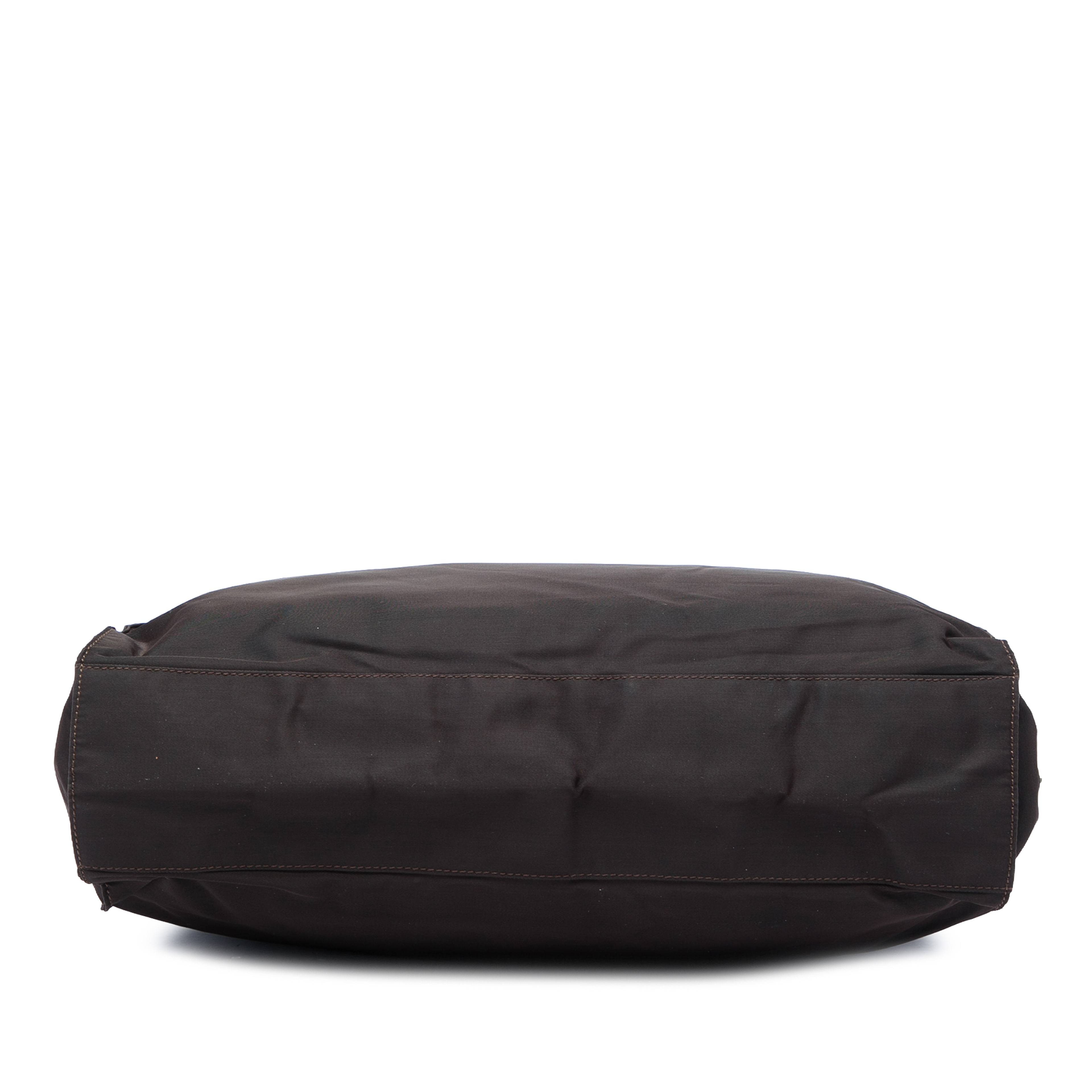 Prada Tessuto Metal Handle Bag, från Luxclusif, i färgen brun. Klicka för att öppna bilden i stort format