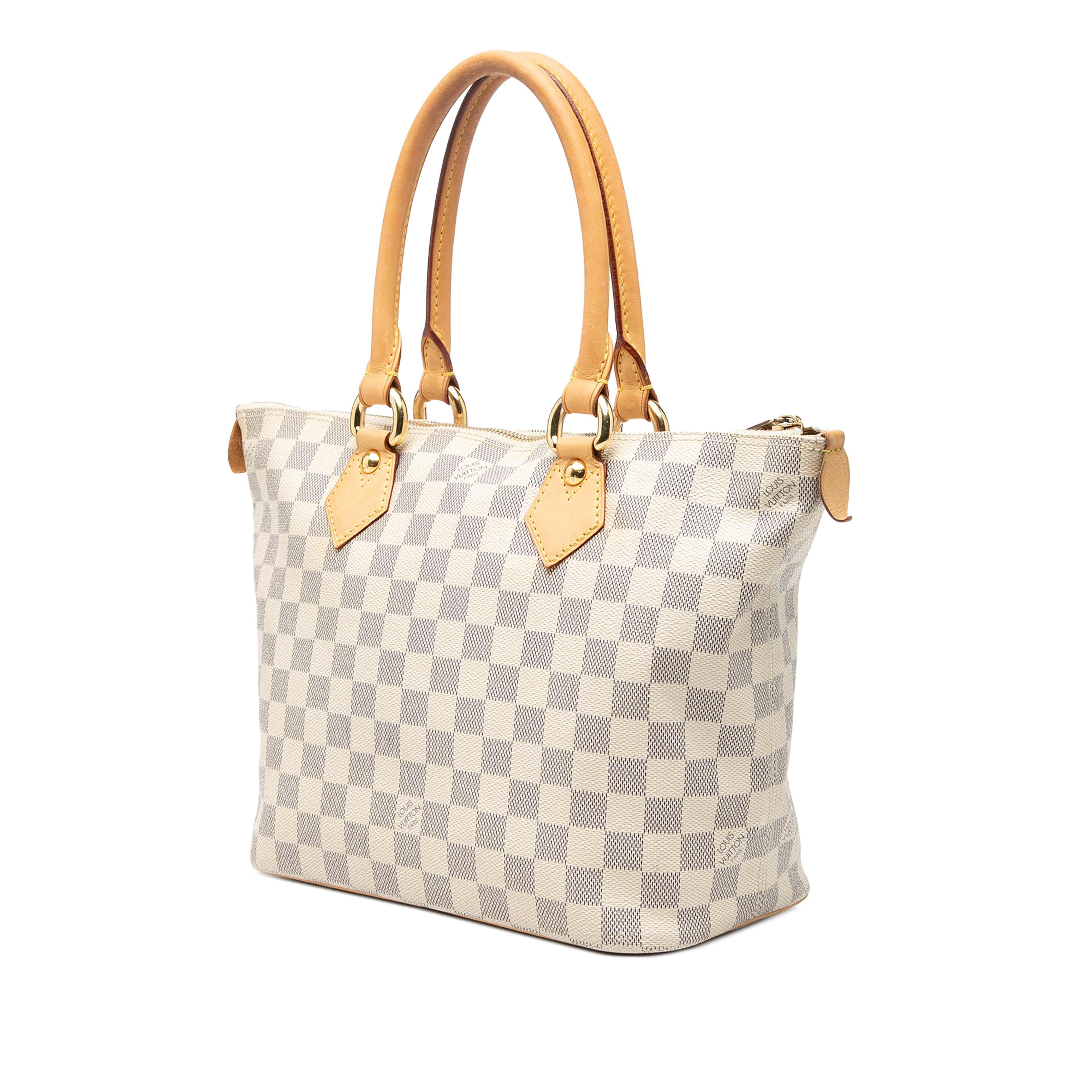 Louis Vuitton Damier Azur Saleya Pm, från Luxclusif, i färgen vit. Klicka för att öppna bilden i stort format