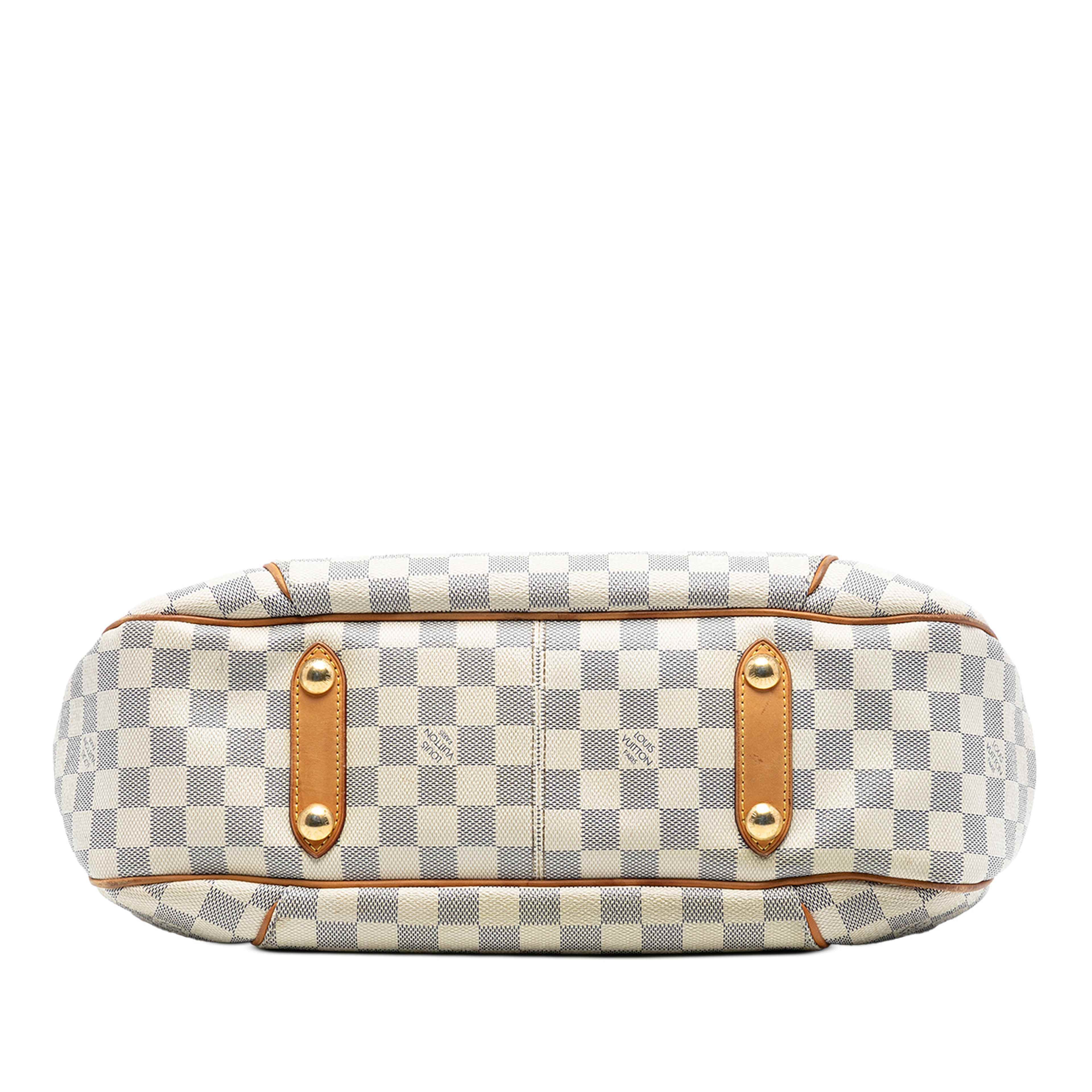 Louis Vuitton Damier Azur Galliera Pm, från Luxclusif, i färgen white. Klicka för att öppna bilden i stort format