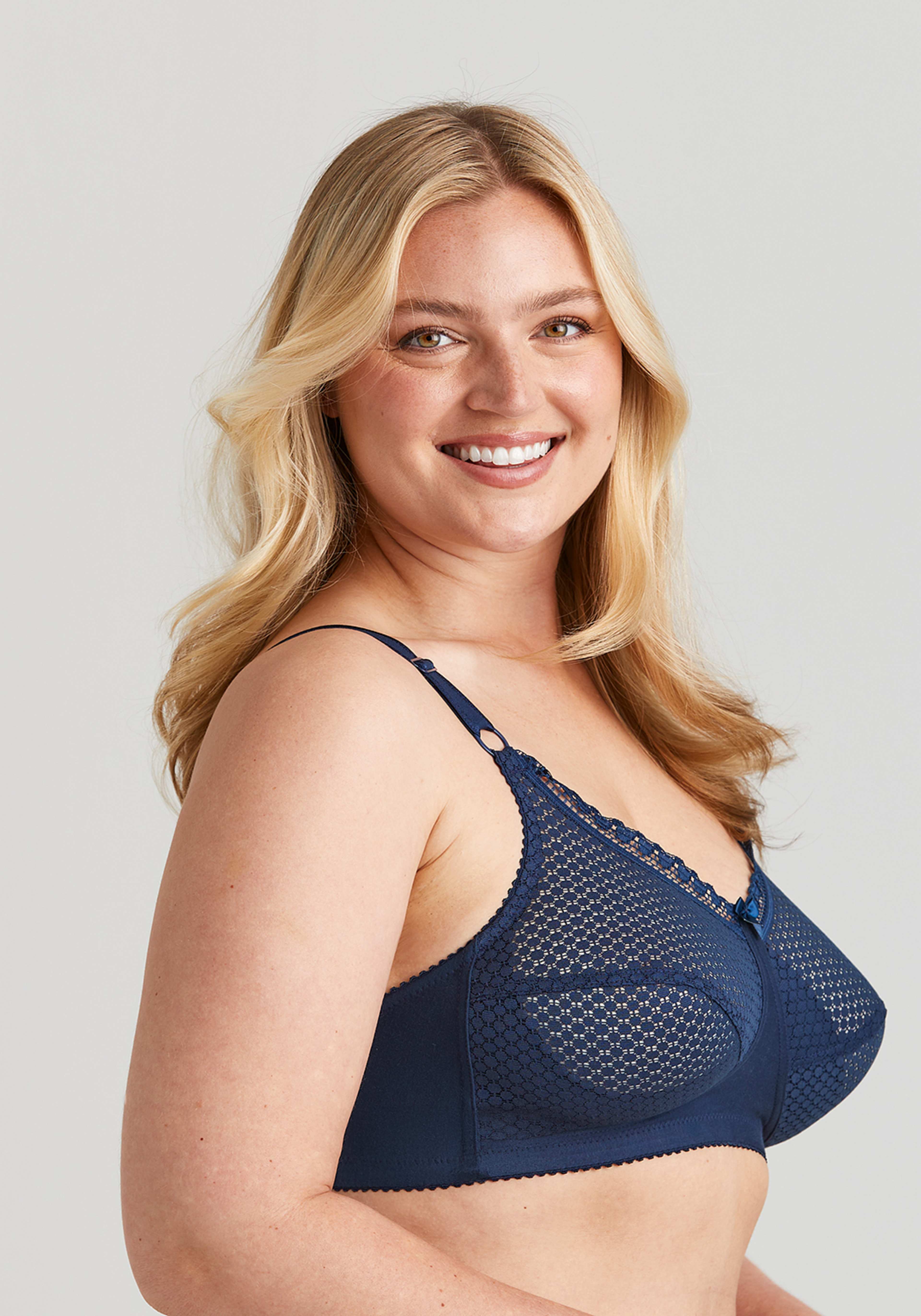 Cotton Dots Bh Utan Bygel, från Miss Mary of Sweden, i färgen mörkblå.