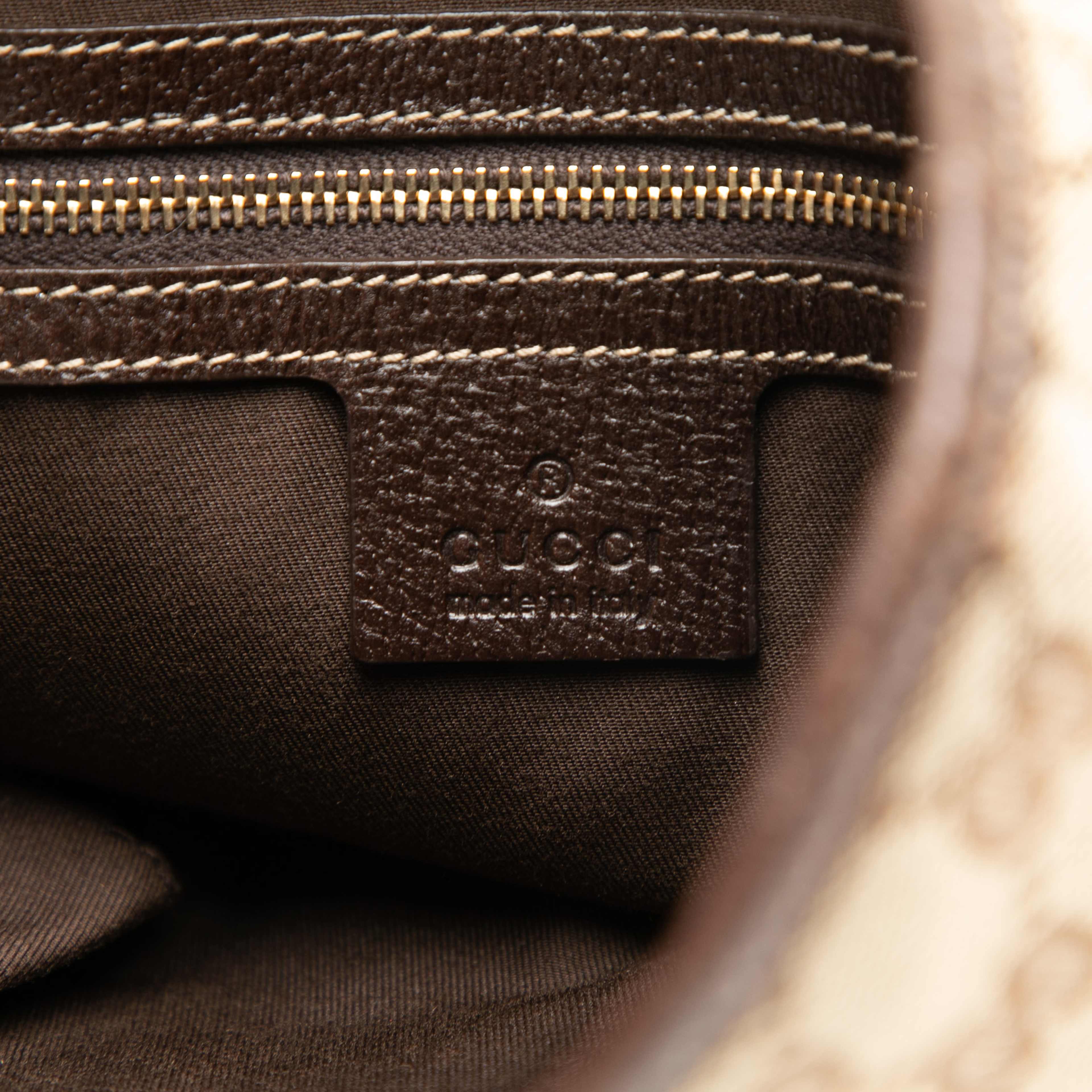 Gucci Gg Canvas Charmy Shoulder Bag, från Luxclusif, i färgen beige. Klicka för att öppna bilden i stort format