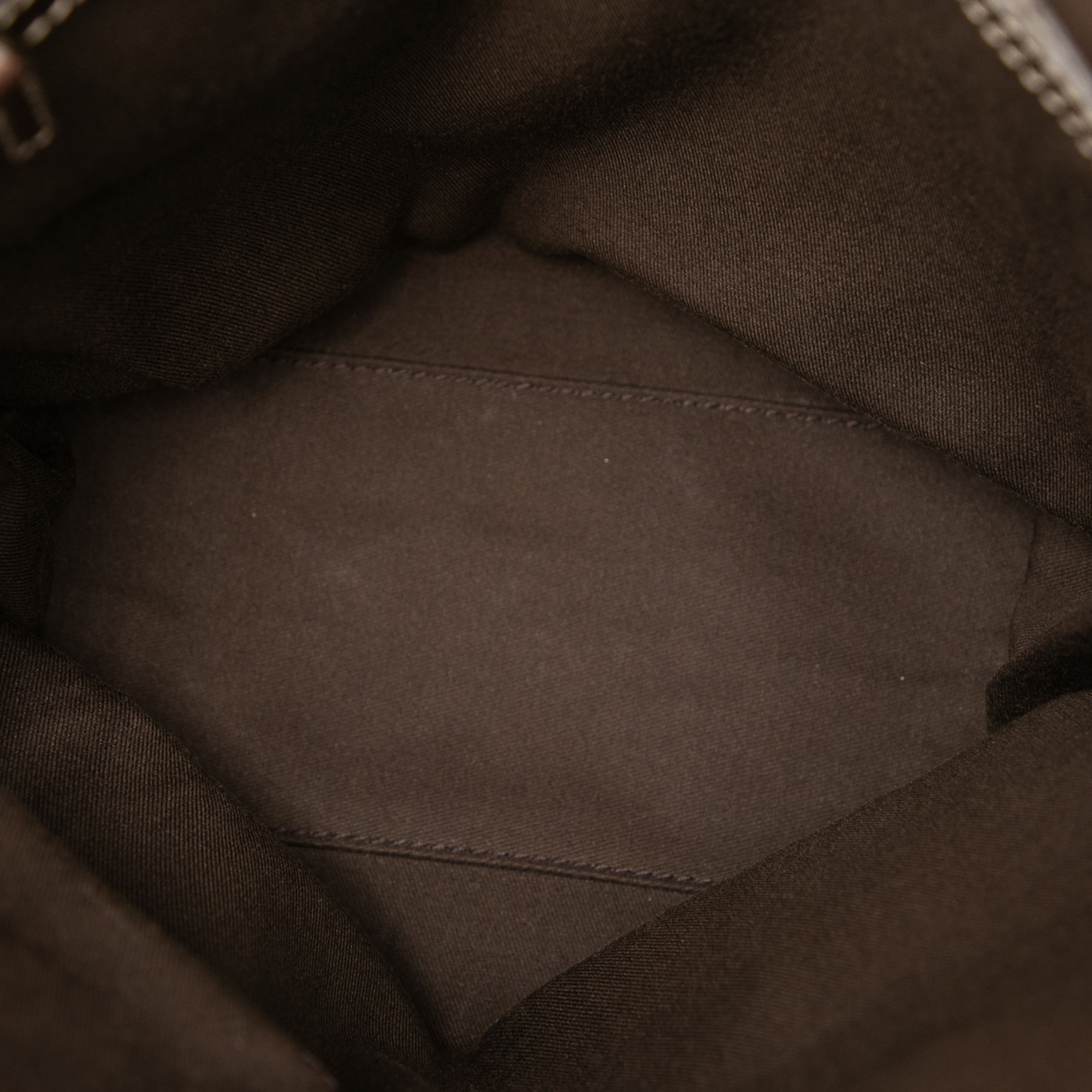 Gucci Gg Canvas Charmy Shoulder Bag, från Luxclusif, i färgen beige. Klicka för att öppna bilden i stort format