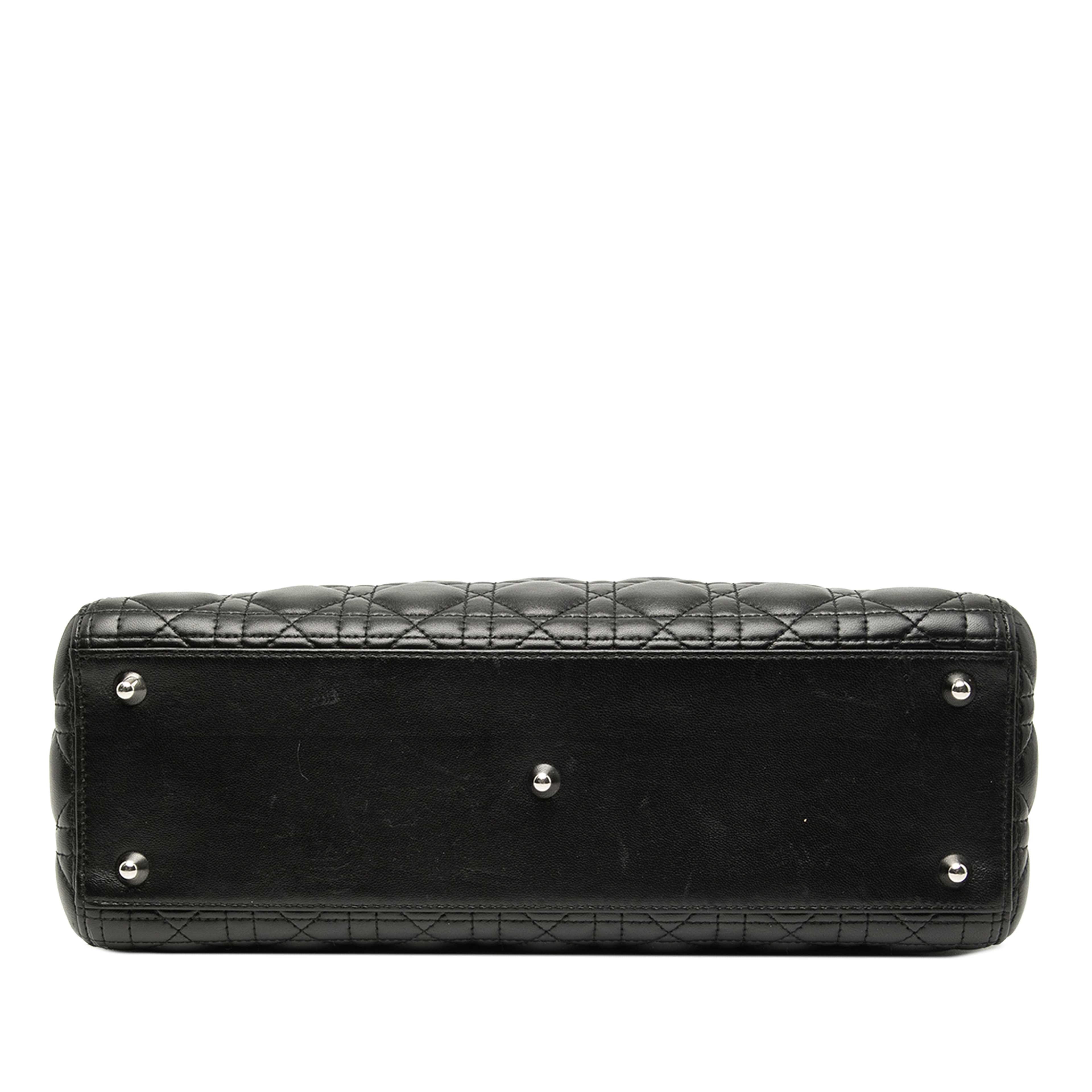 Dior Large Lambskin Cannage Lady Dior, från Luxclusif, i färgen black. Klicka för att öppna bilden i stort format