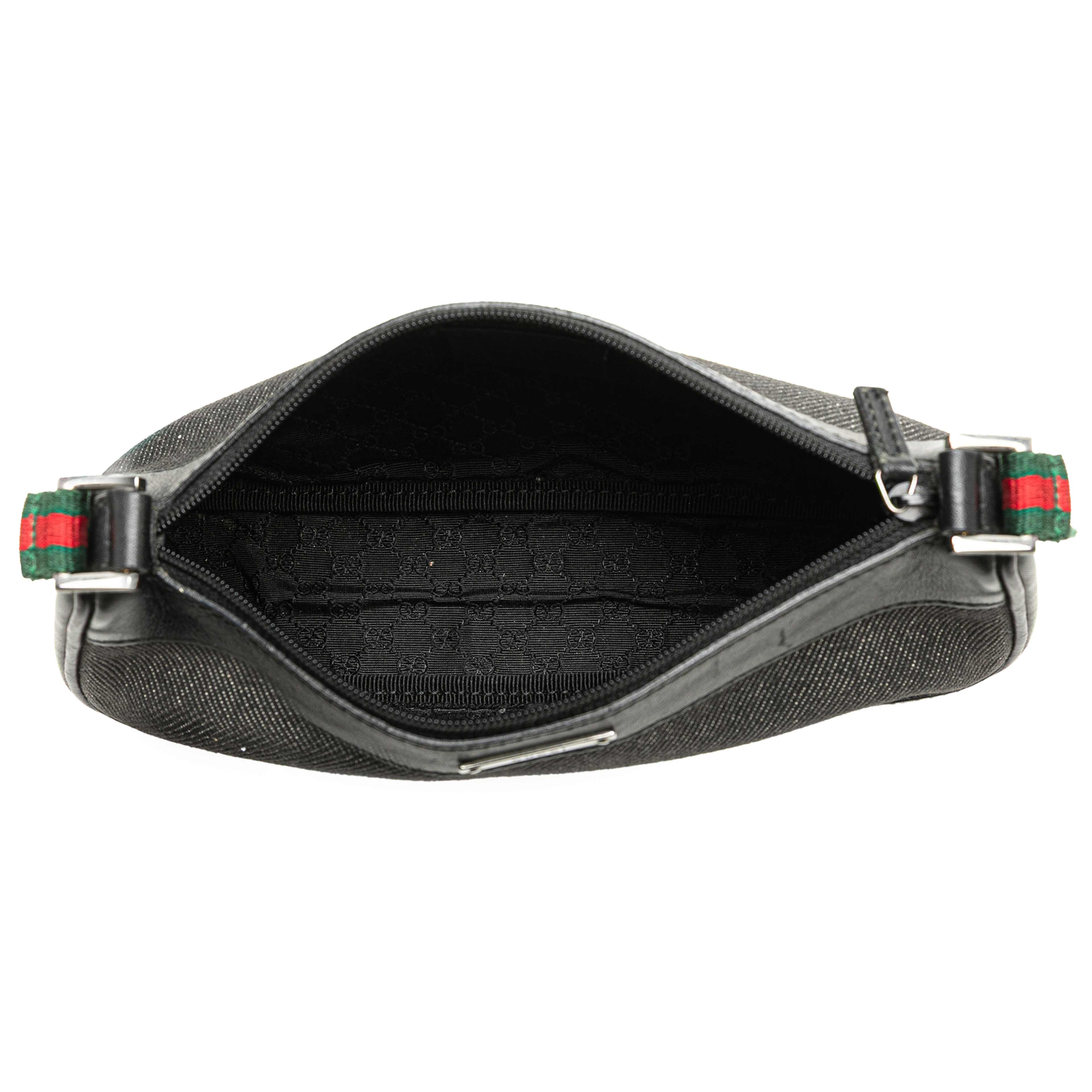 Gucci Denim Web Shoulder Bag, från Luxclusif, i färgen black.