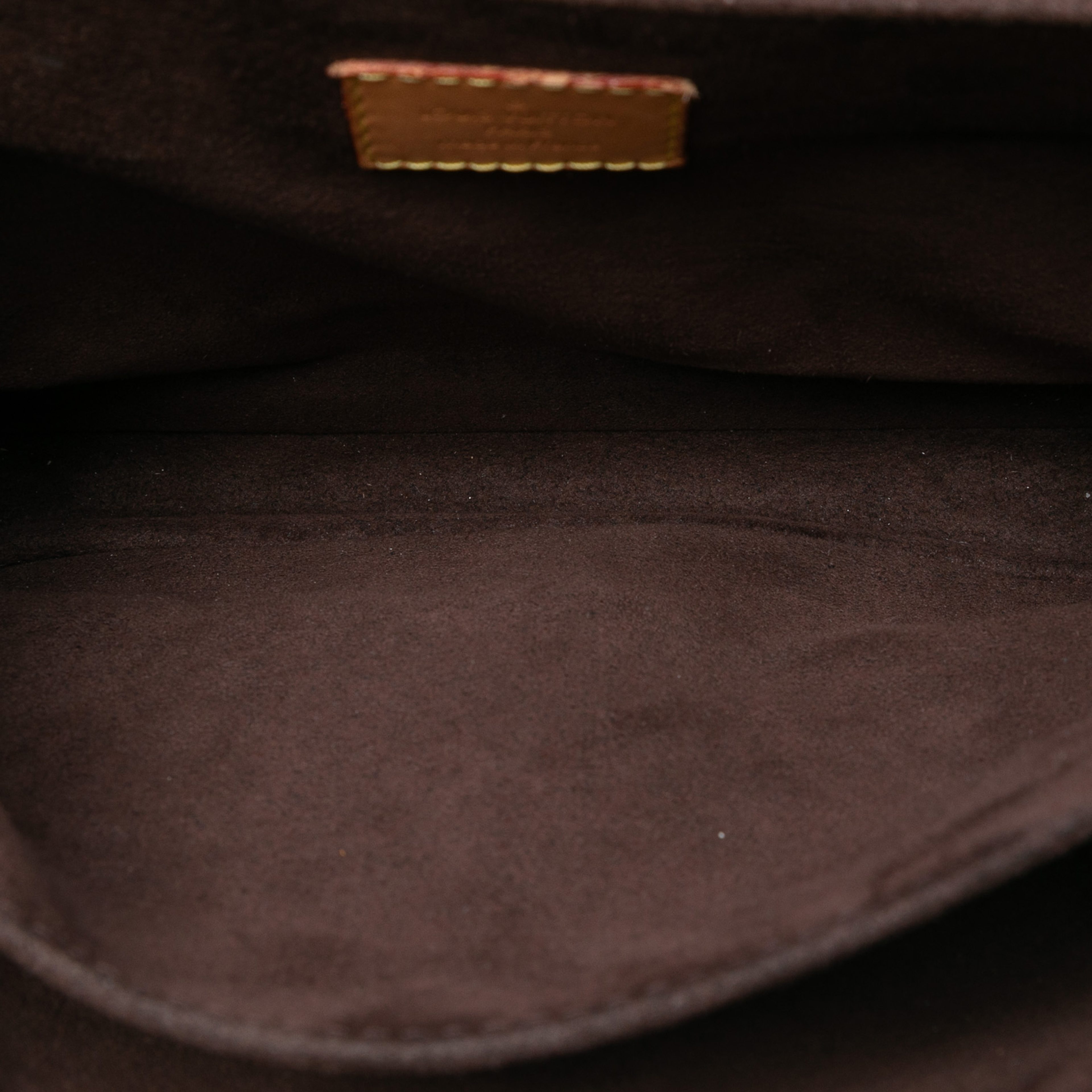 Louis Vuitton Monogram Pochette Metis, från Luxclusif, i färgen brown. Klicka för att öppna bilden i stort format