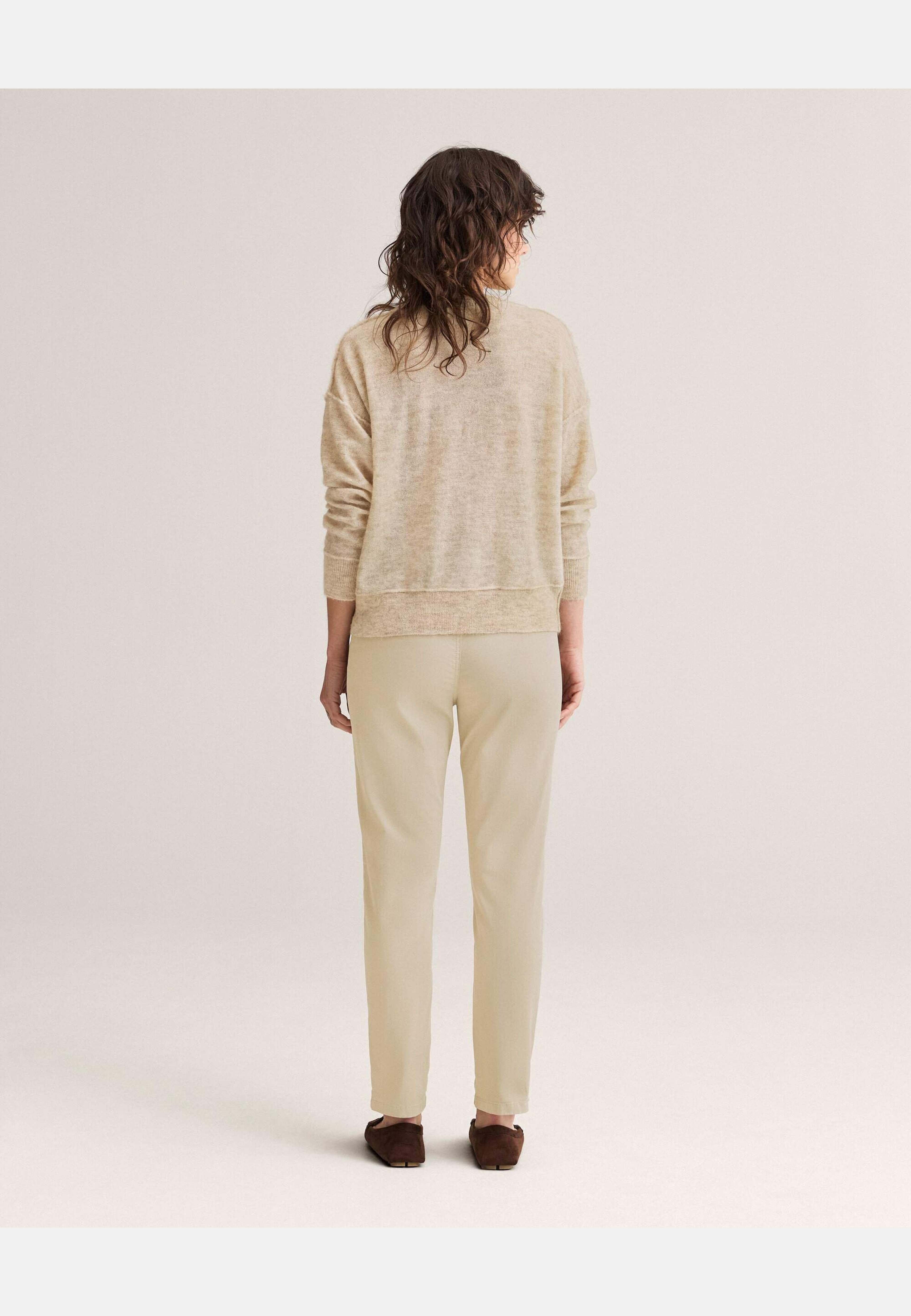 Alicia Mohair Sweater, från Newhouse, i färgen beige. Klicka för att öppna bilden i stort format