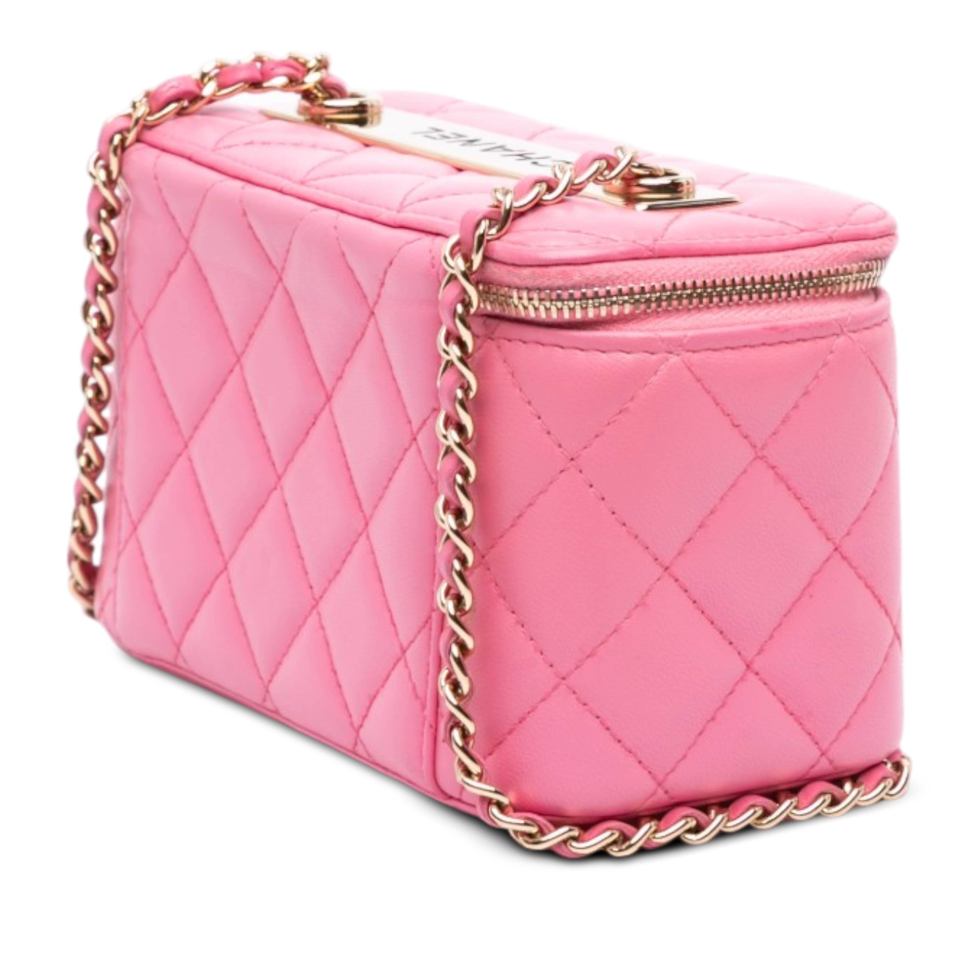 Chanel Small Quilted Lambskin Trendy Cc Vanity Case With Chain, från Luxclusif, i färgen rosa. Klicka för att öppna bilden i stort format