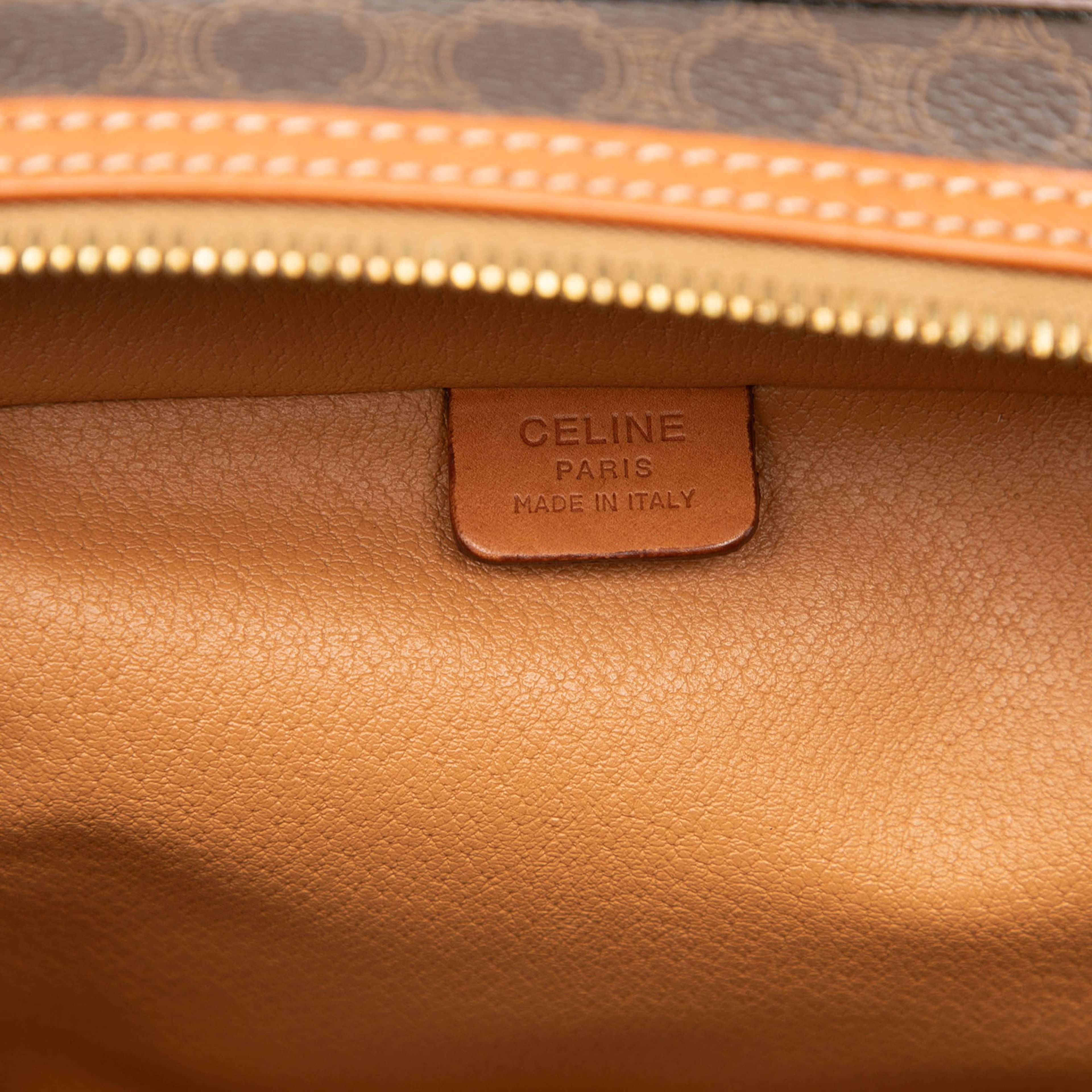 Celine Macadam Coated Canvas Vanity Bag, från Luxclusif, i färgen brown. Klicka för att öppna bilden i stort format
