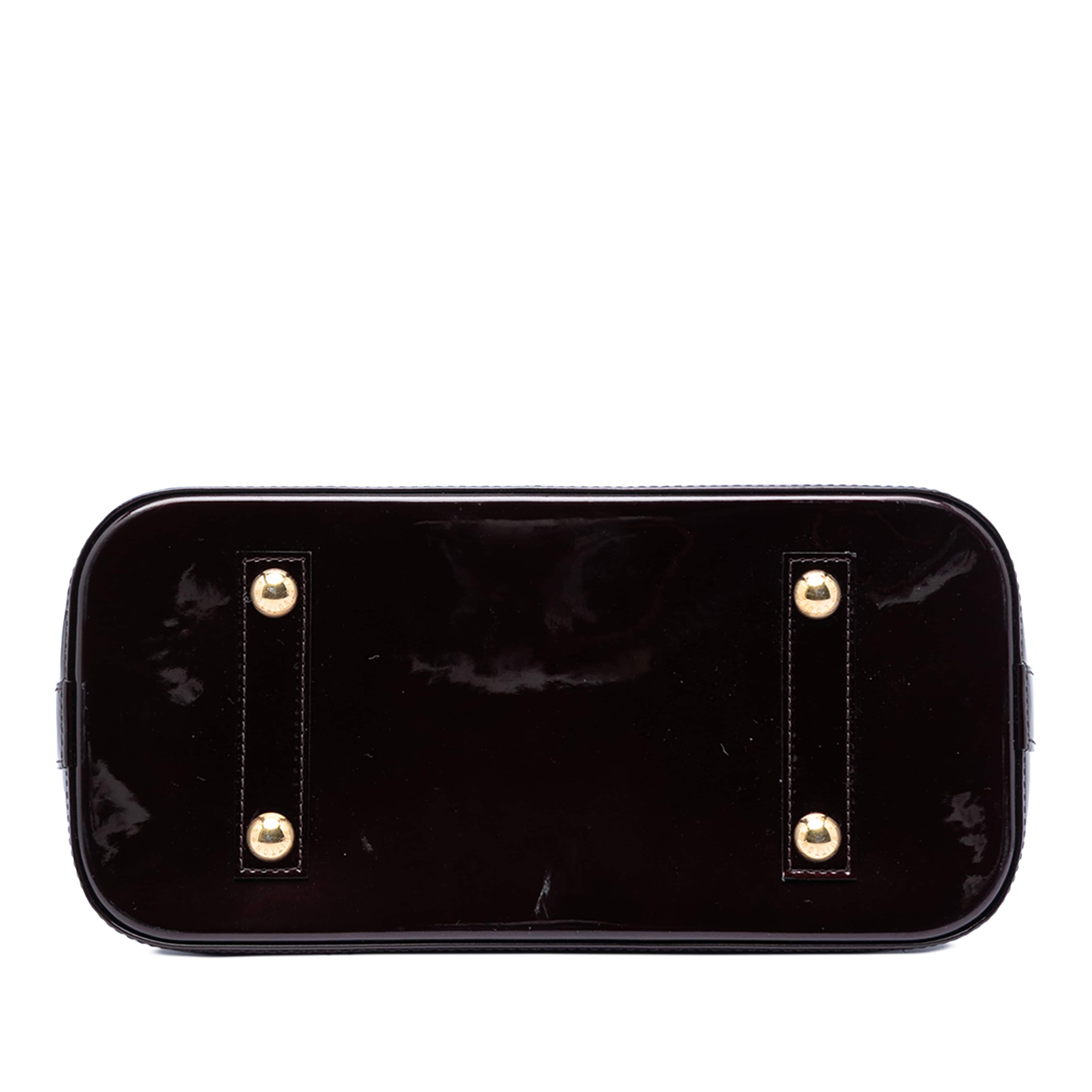 Louis Vuitton Monogram Vernis Alma Pm, från Luxclusif, i färgen plum. Klicka för att öppna bilden i stort format