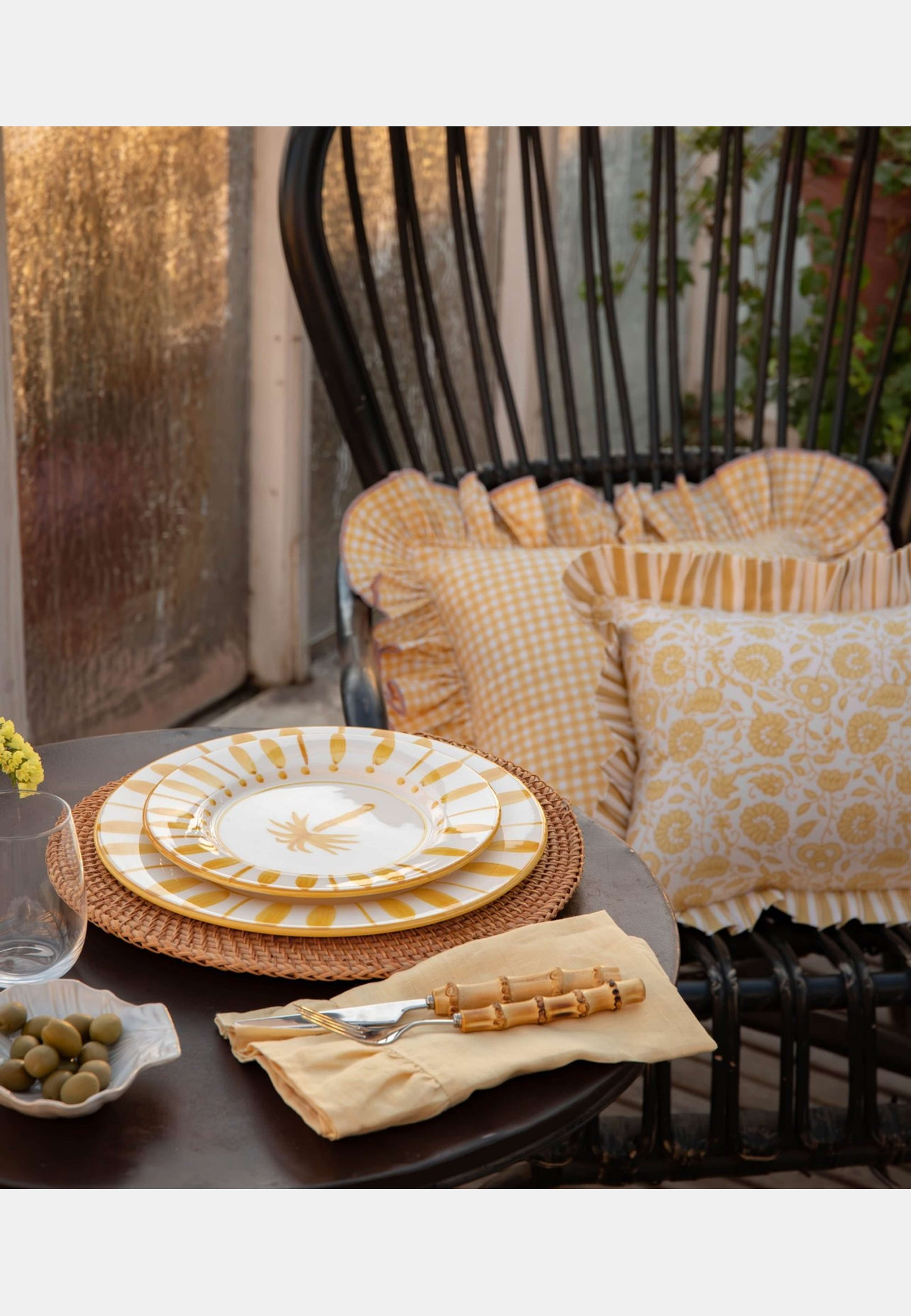 Bell Servett - 50x50 Cm, från Pick A Poppy, i färgen light yellow. Klicka för att öppna bilden i stort format