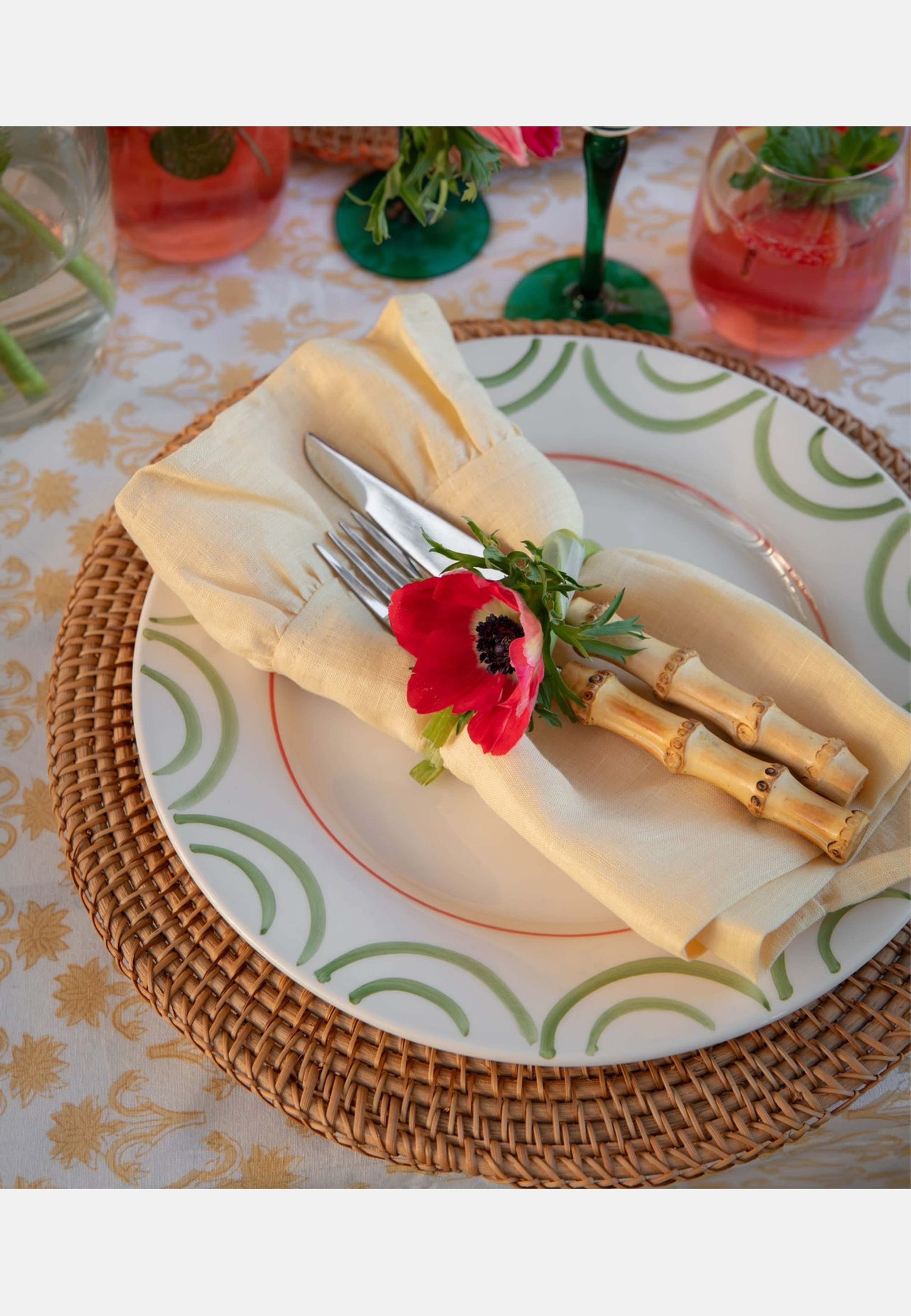 Bell Servett - 50x50 Cm, från Pick A Poppy, i färgen light yellow. Klicka för att öppna bilden i stort format