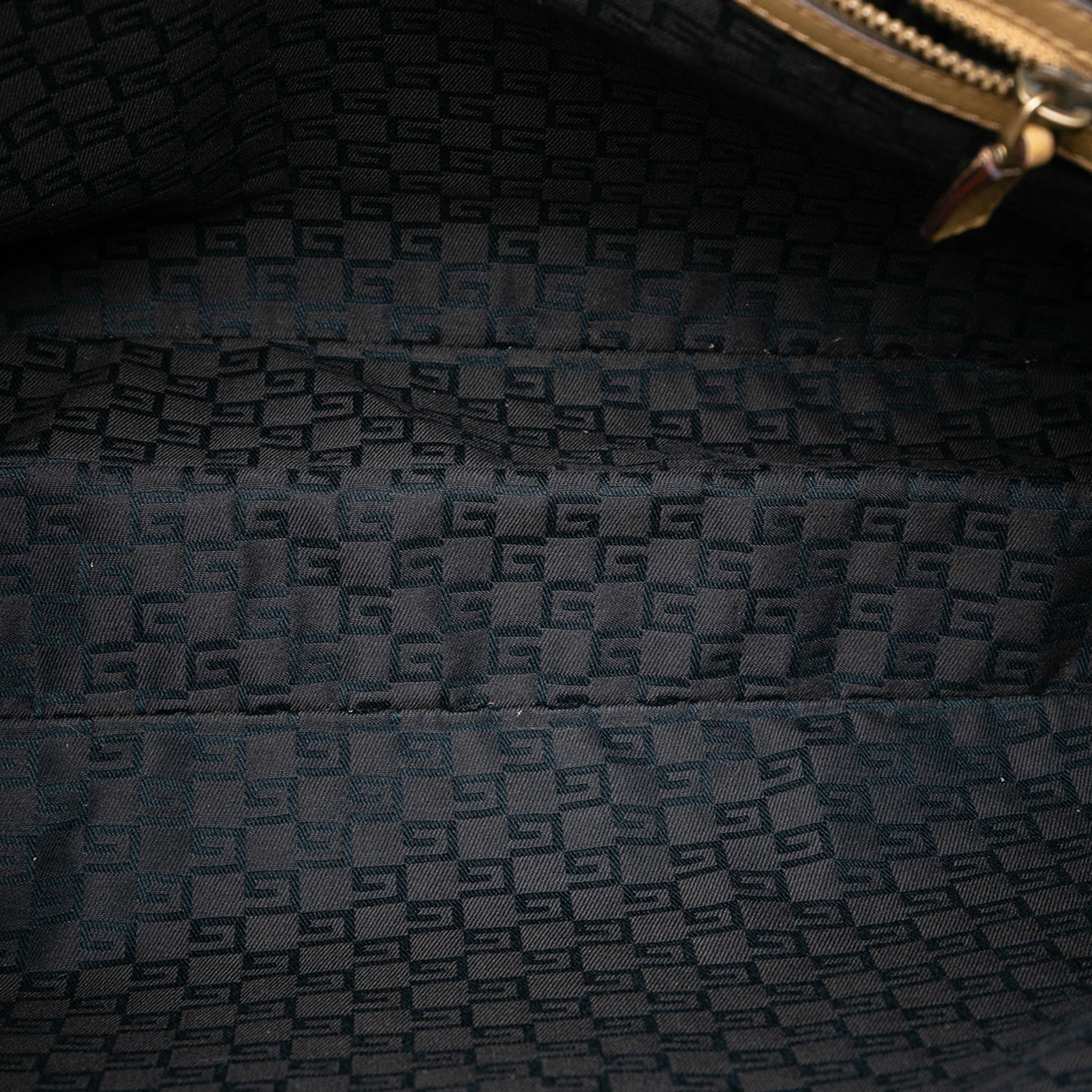 Gucci Leather Drawstring Shoulder Bag, från Luxclusif, i färgen beige. Klicka för att öppna bilden i stort format