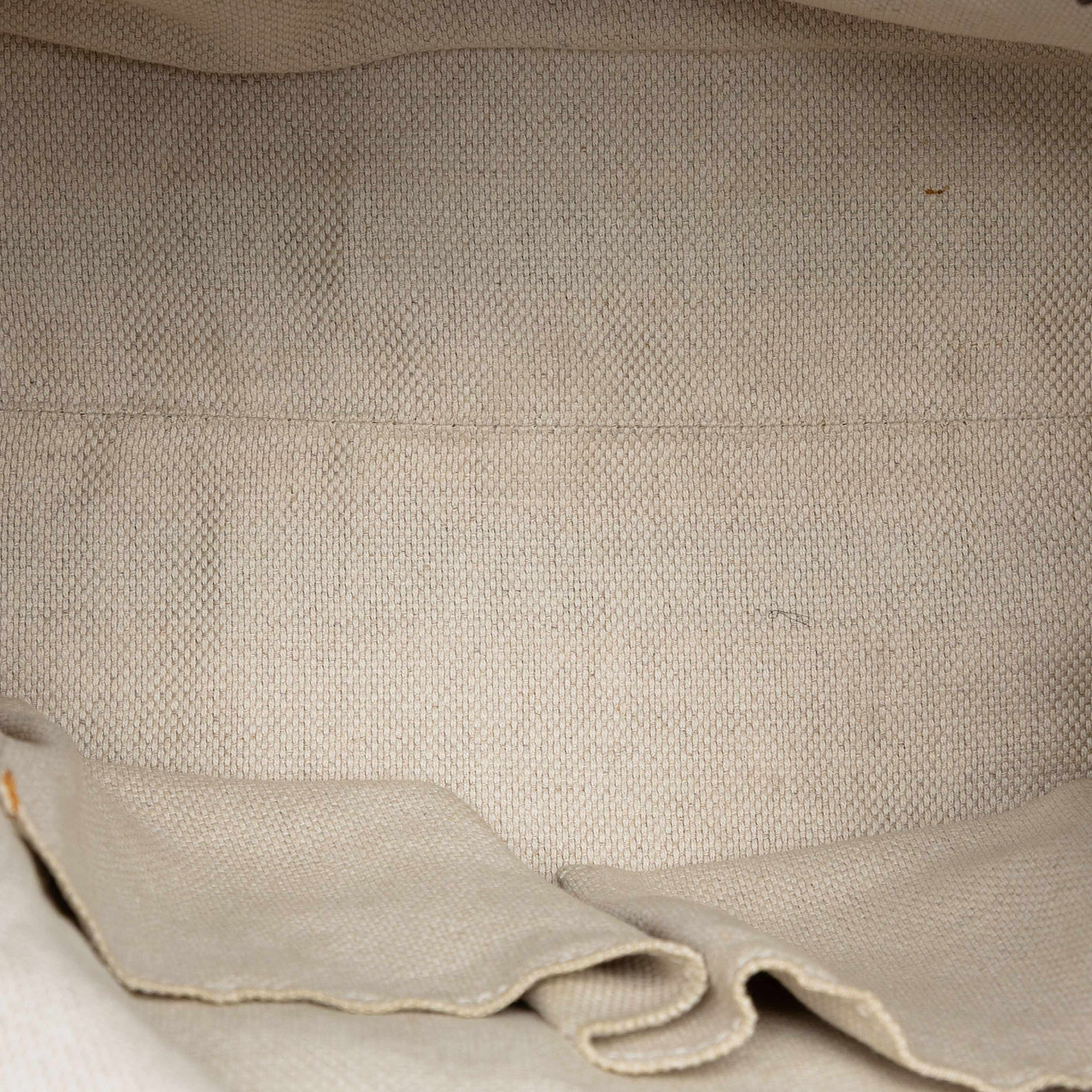 Gucci Small Metallic Leather Soho Satchel, från Luxclusif, i färgen purple. Klicka för att öppna bilden i stort format