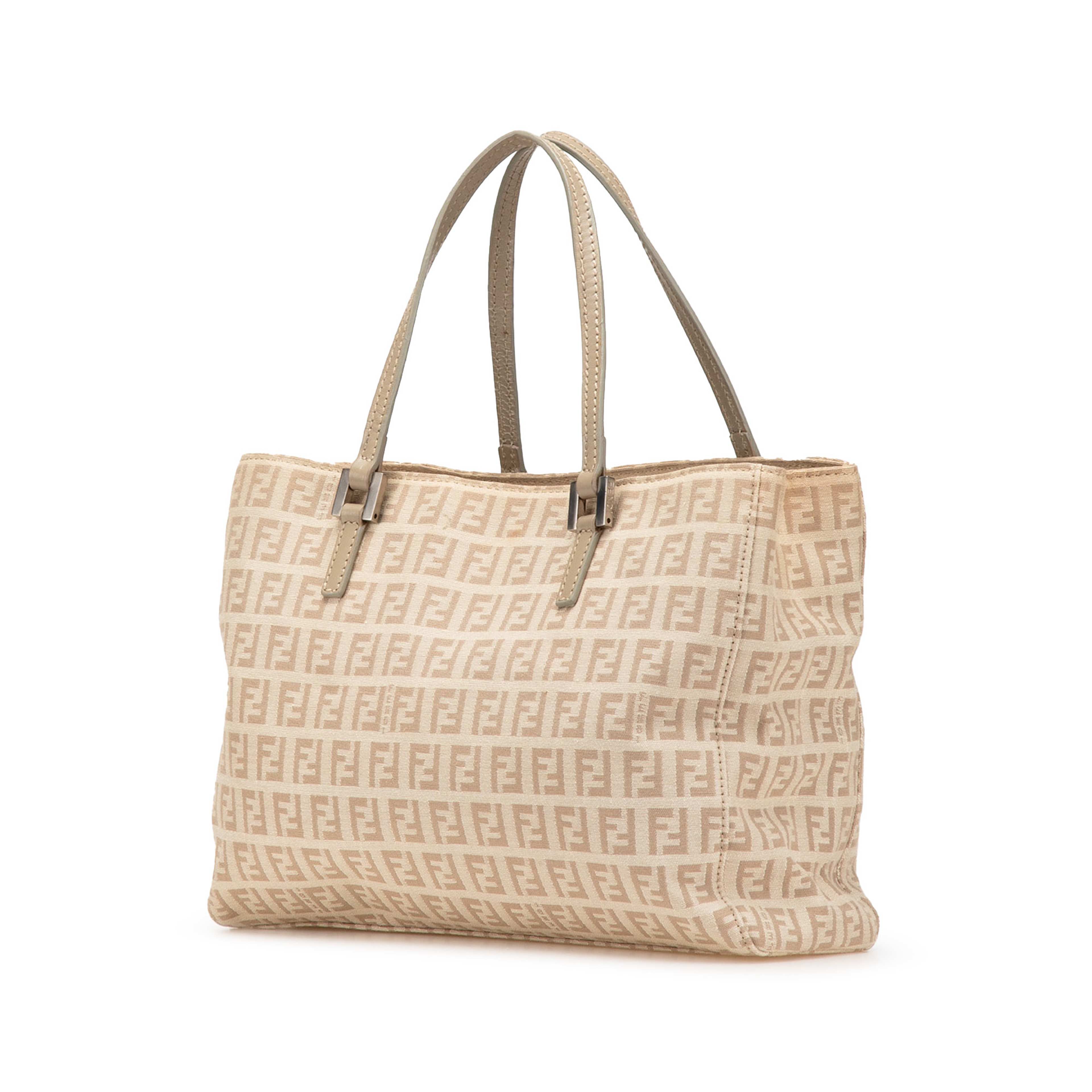 Fendi Zucchino Canvas Tote, från Luxclusif, i färgen brun. Klicka för att öppna bilden i stort format