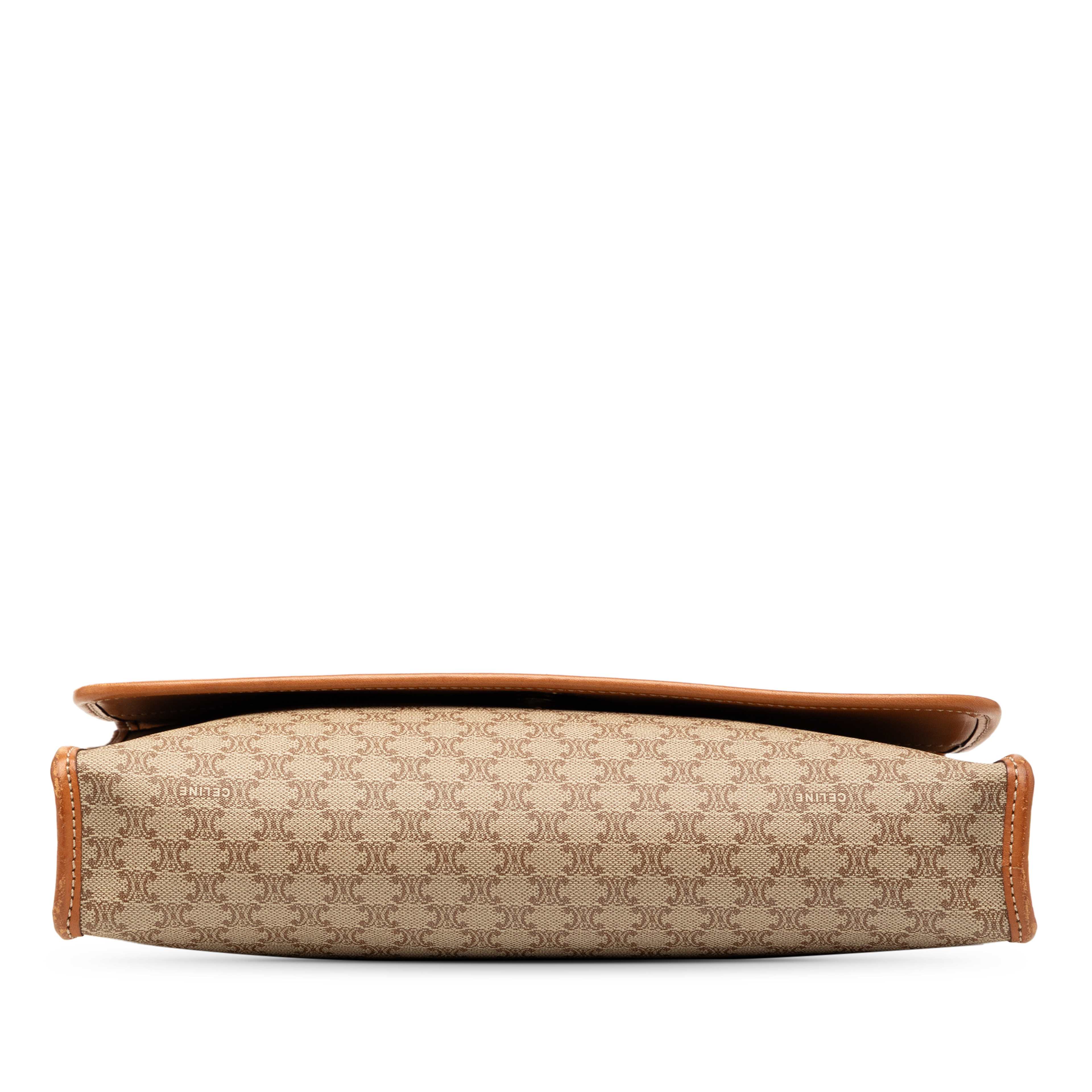 Celine Macadam Coated Canvas Crossbody, från Luxclusif, i färgen beige. Klicka för att öppna bilden i stort format