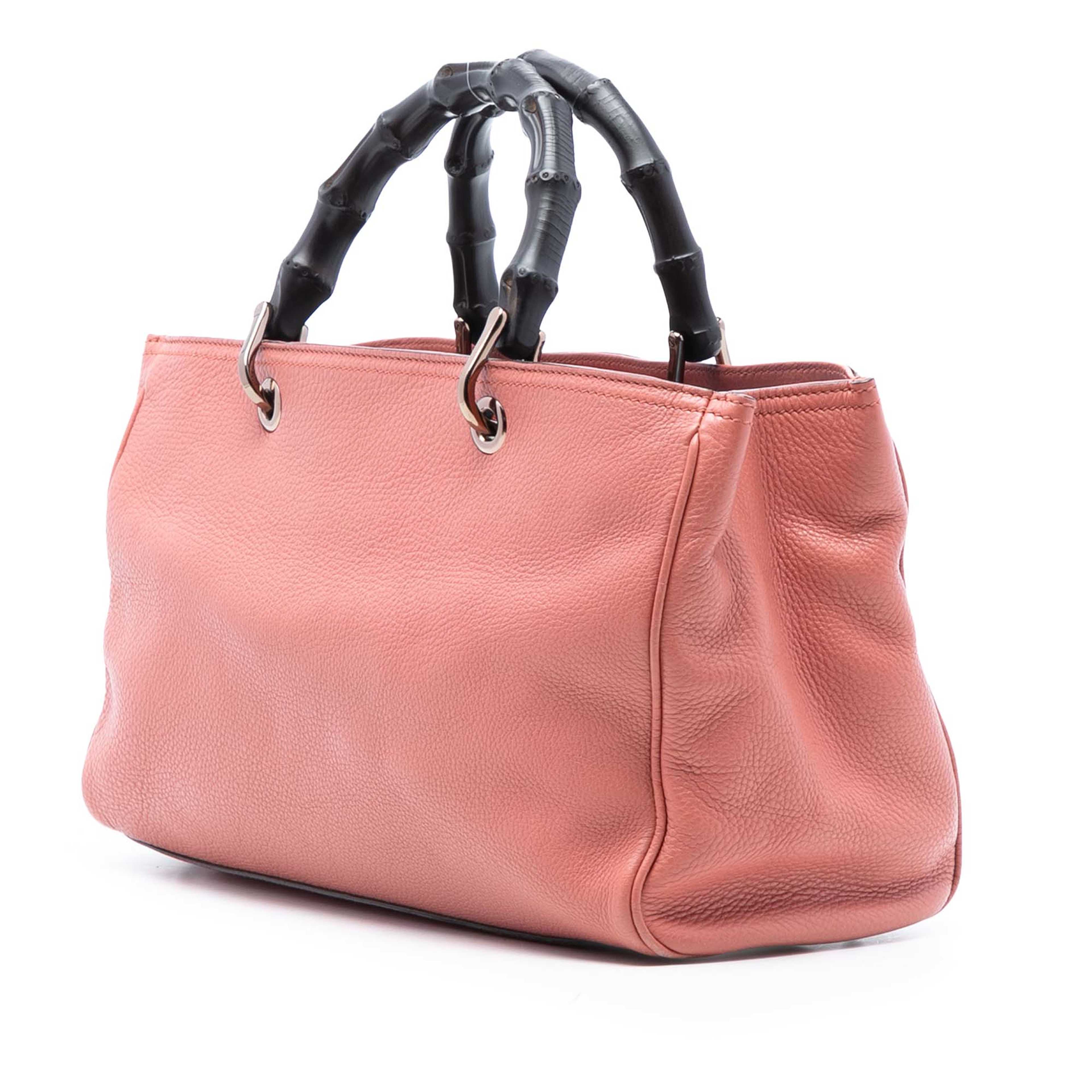 Gucci Medium Calfskin Bamboo Shopper Satchel, från Luxclusif, i färgen rosa. Klicka för att öppna bilden i stort format