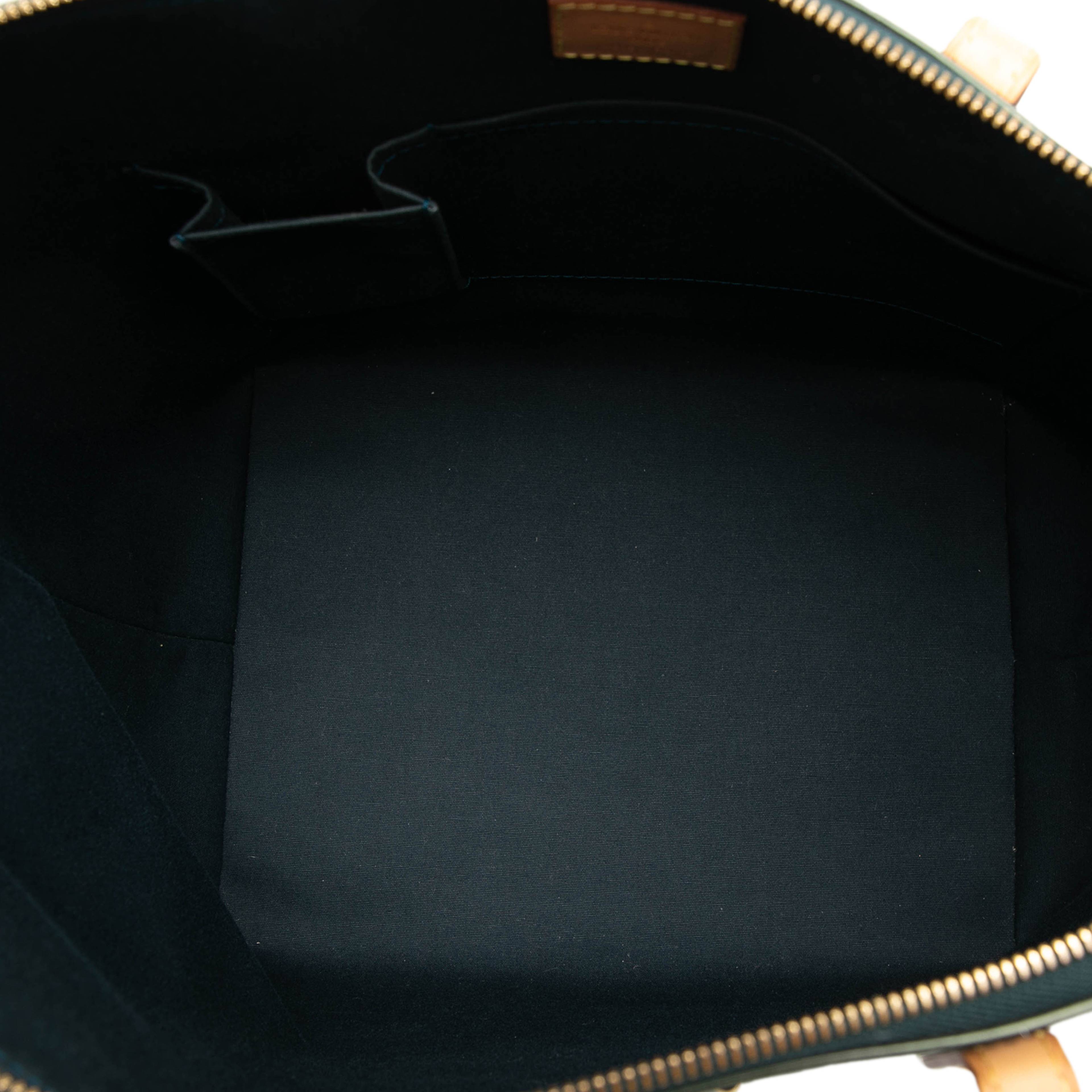 Louis Vuitton Monogram Vernis Bellevue Gm, från Luxclusif, i färgen dark green. Klicka för att öppna bilden i stort format