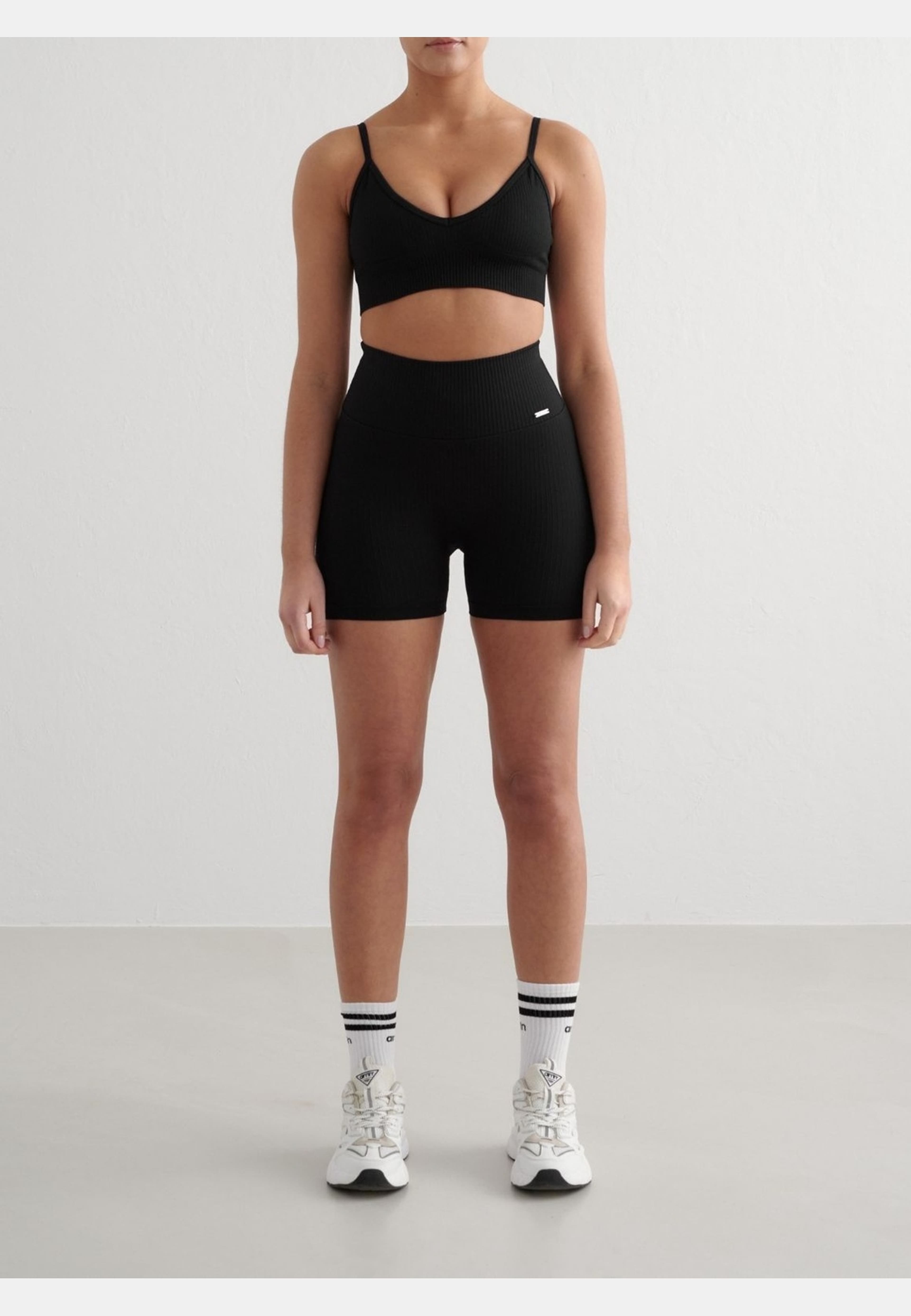 Black Ribbed Seamless Deep Cut Bra