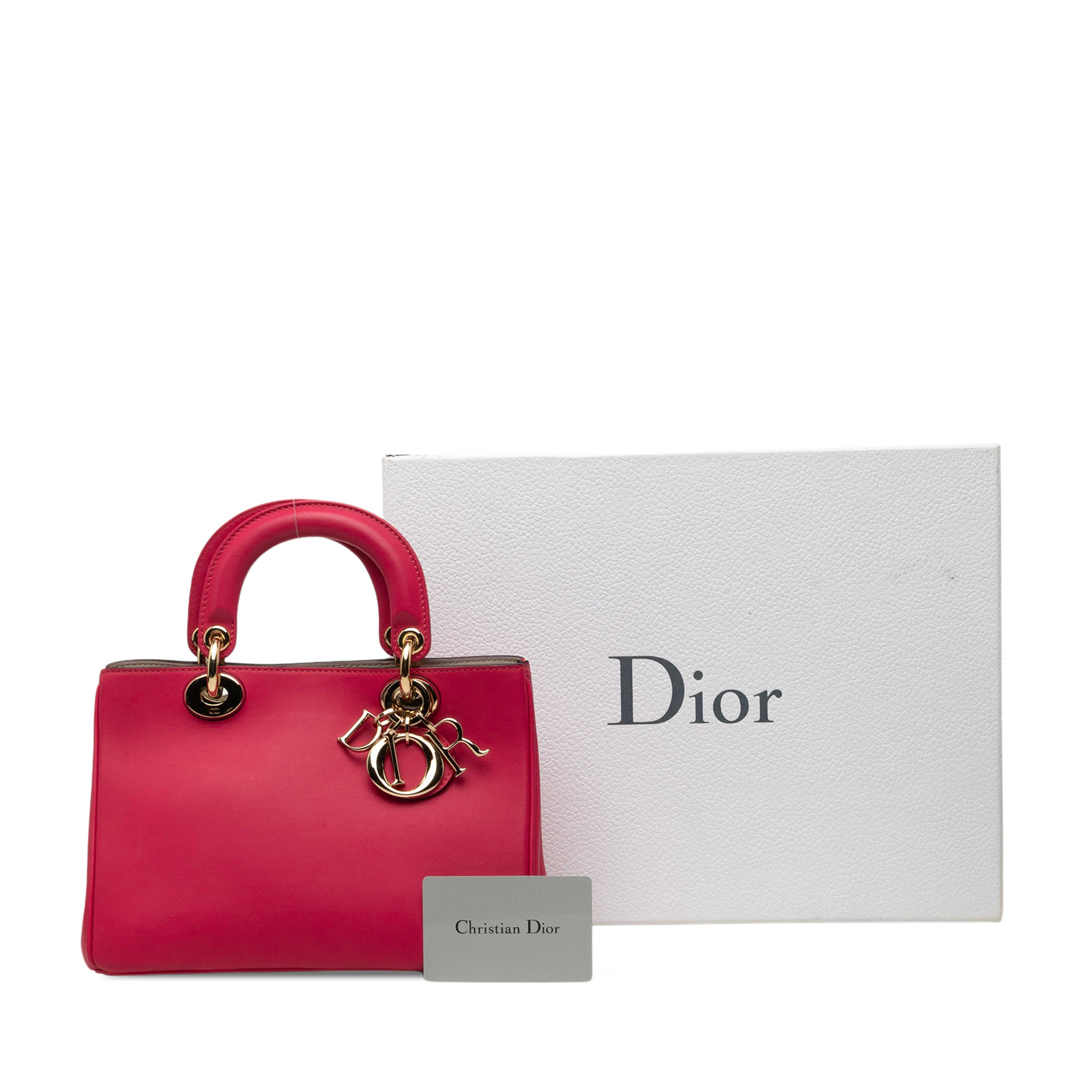 Dior Mini Leather Diorissimo Satchel, från Luxclusif, i färgen rosa. Klicka för att öppna bilden i stort format