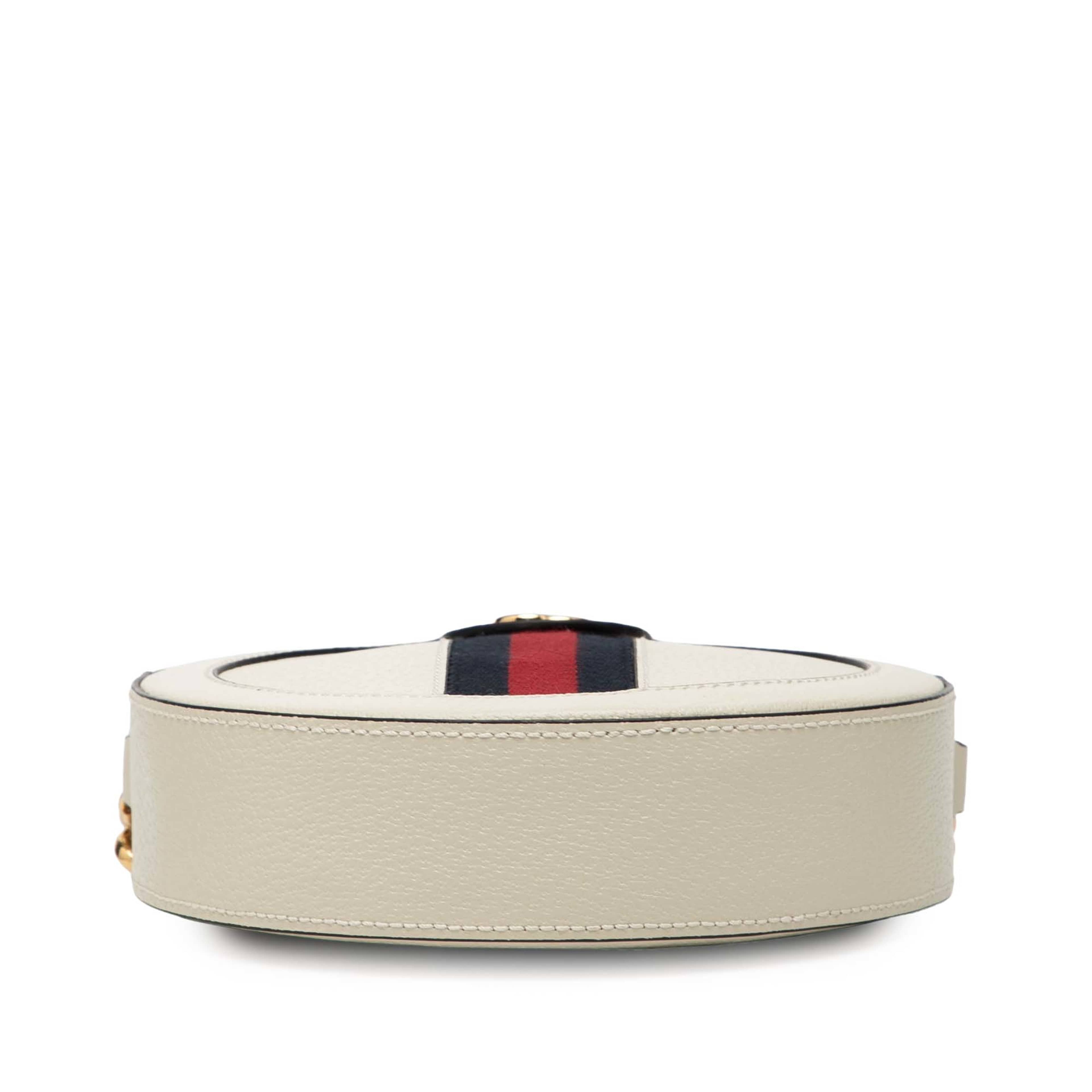 Gucci Mini Calfskin Web Ophidia Round Crossbody, från Luxclusif, i färgen vit. Klicka för att öppna bilden i stort format