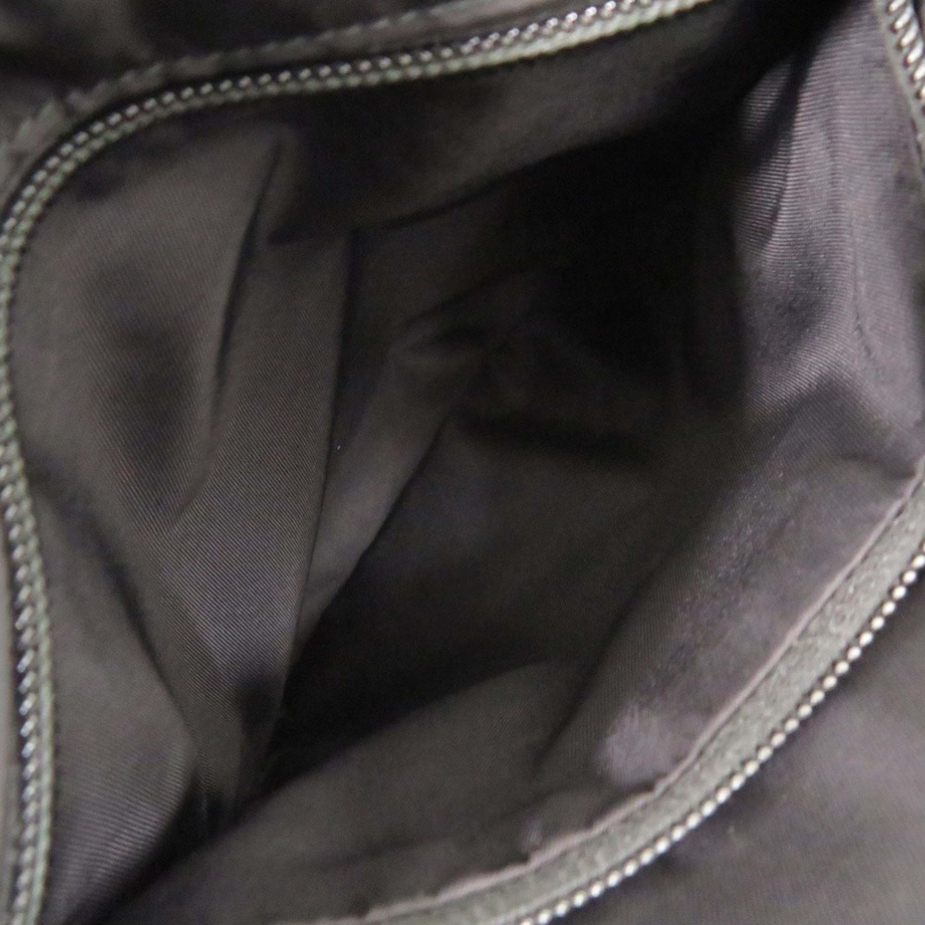 Gucci Gg Nylon Crossbody, från Luxclusif, i färgen black. Klicka för att öppna bilden i stort format