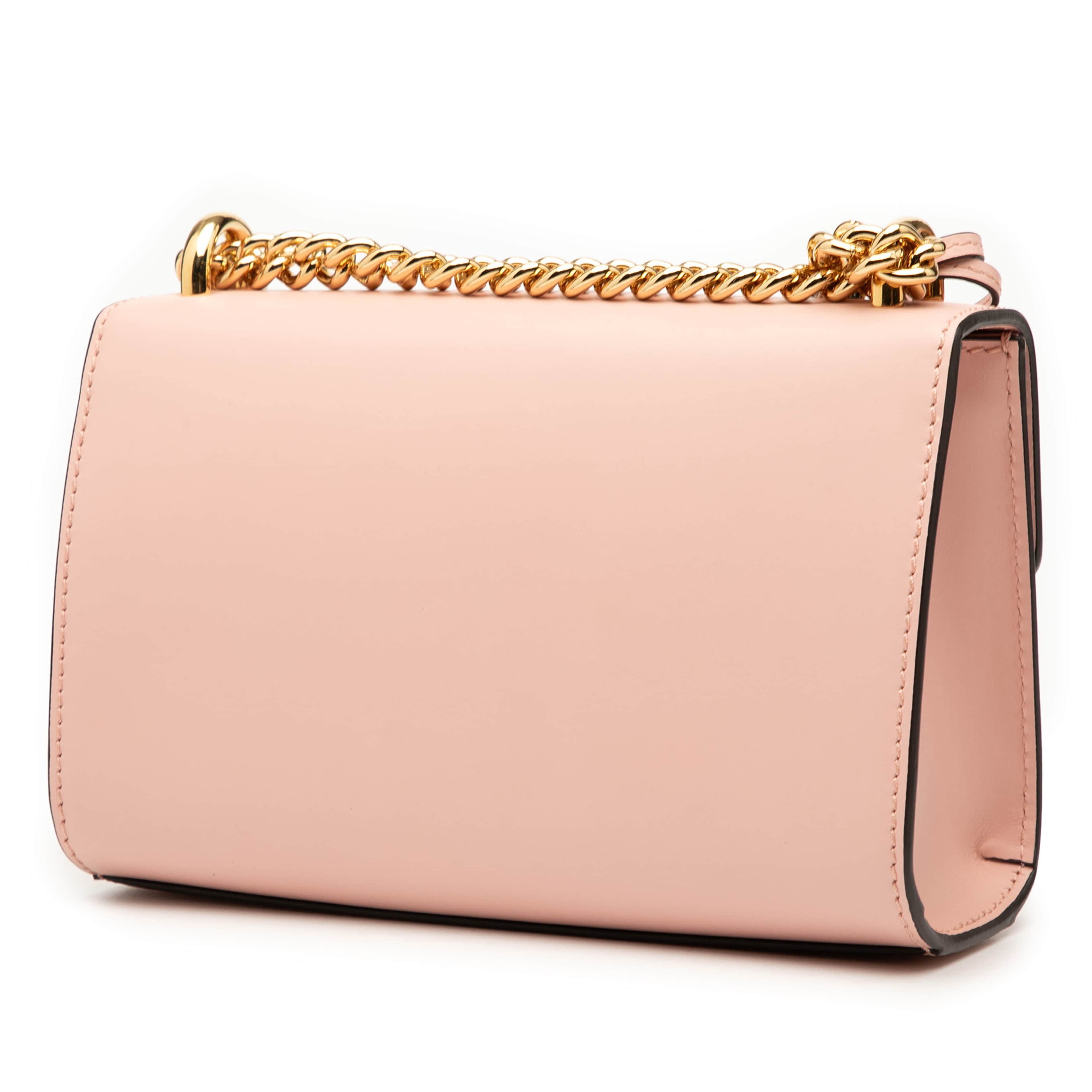 Gucci Small Crystal Embellished Leather Star Padlock Crossbody, från Luxclusif, i färgen pink. Klicka för att öppna bilden i stort format