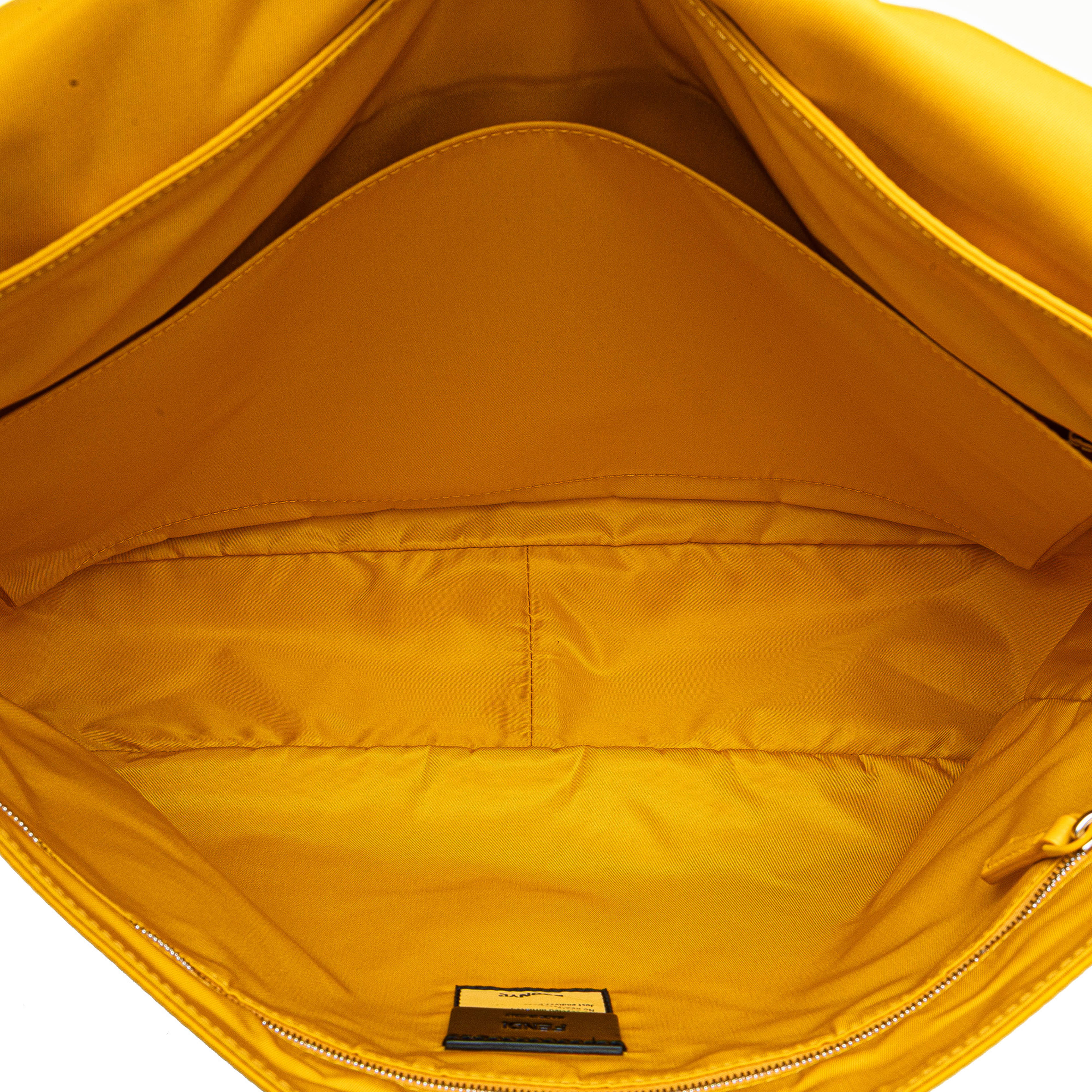 Fendi Large Econyl Nylon Baguette Satchel, från Luxclusif, i färgen yellow. Klicka för att öppna bilden i stort format