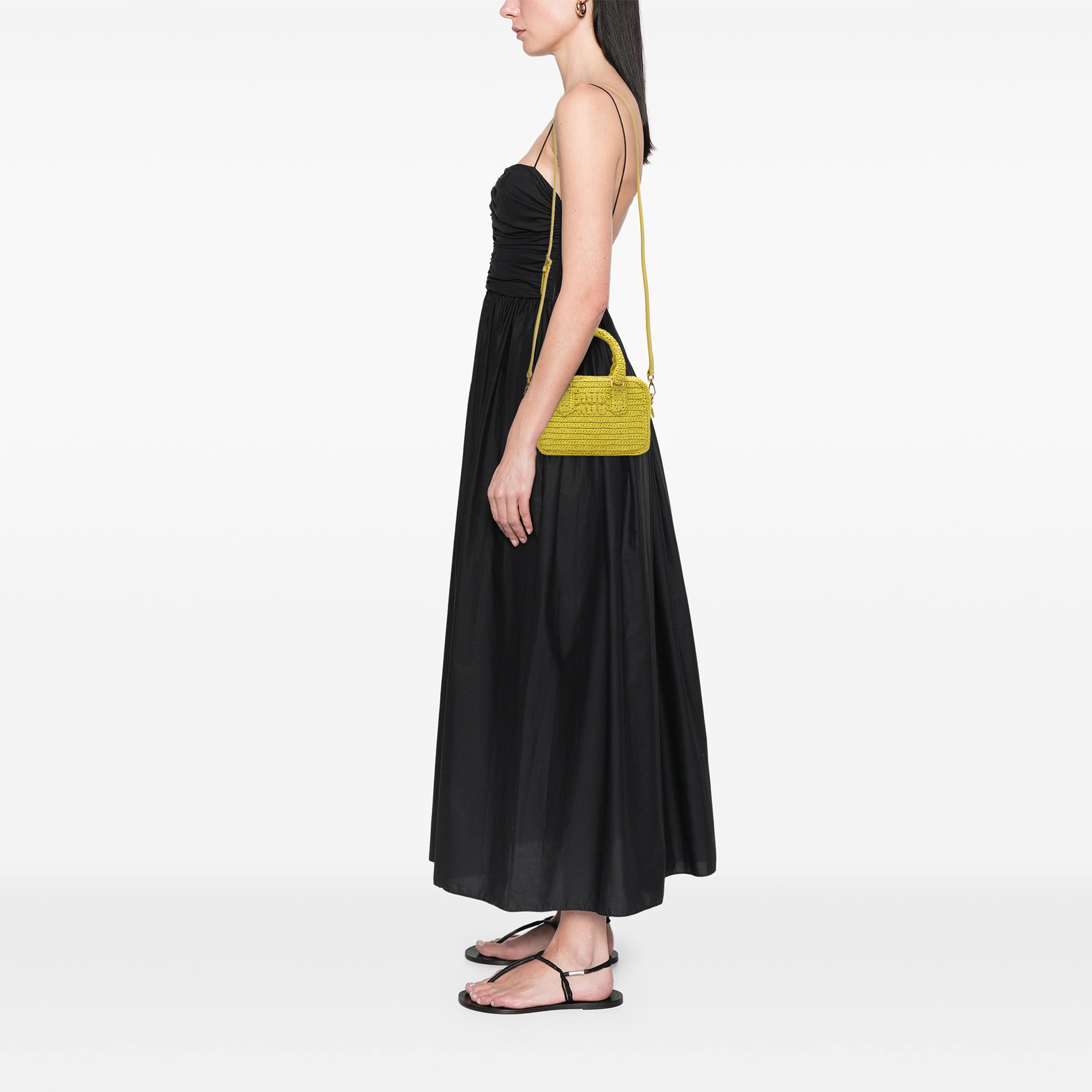 Miu Miu Raffia Crochet Arcadie Top Handle Bag, från Luxclusif, i färgen yellow. Klicka för att öppna bilden i stort format