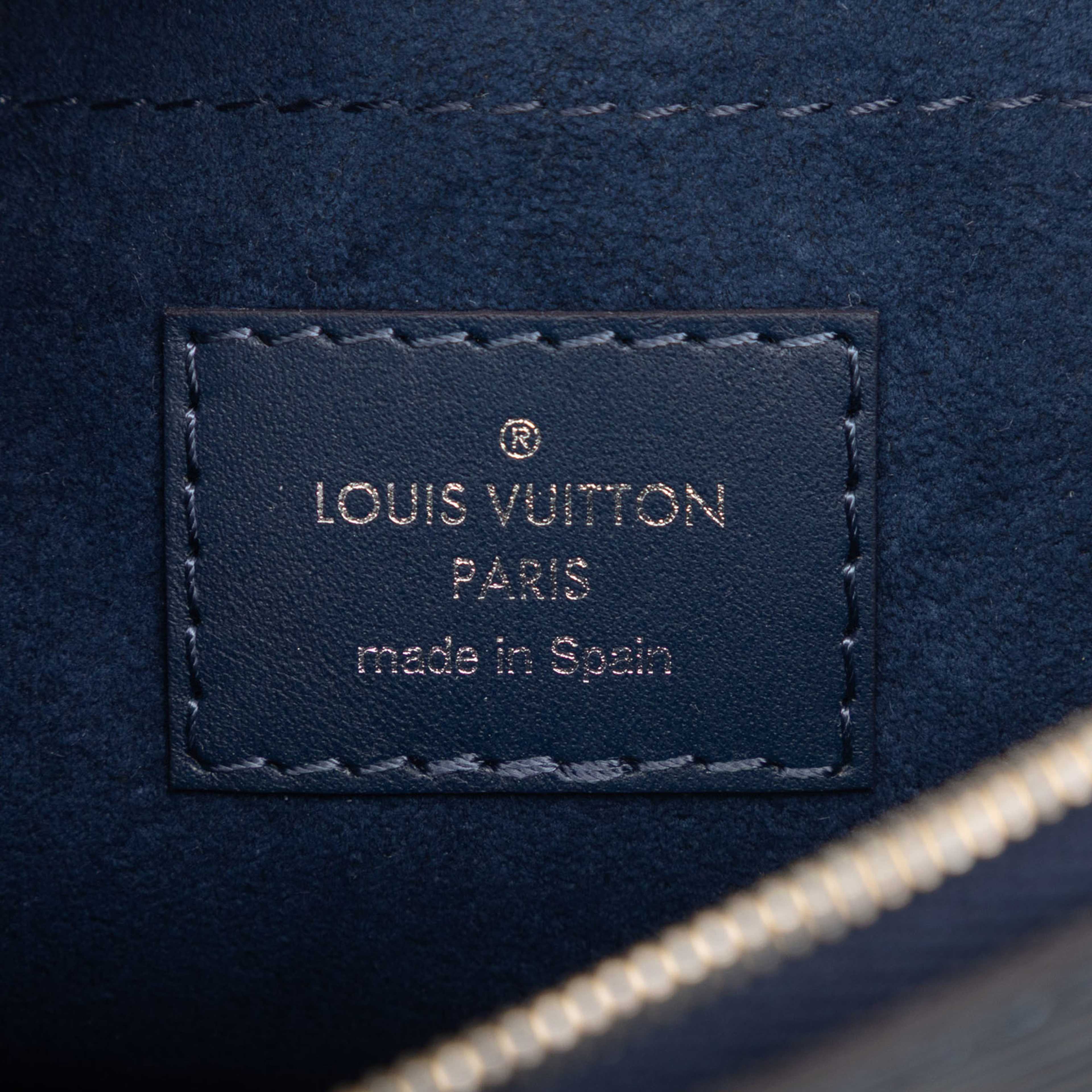 Louis Vuitton Epi Neverfull Pouch, från Luxclusif, i färgen dark blue. Klicka för att öppna bilden i stort format