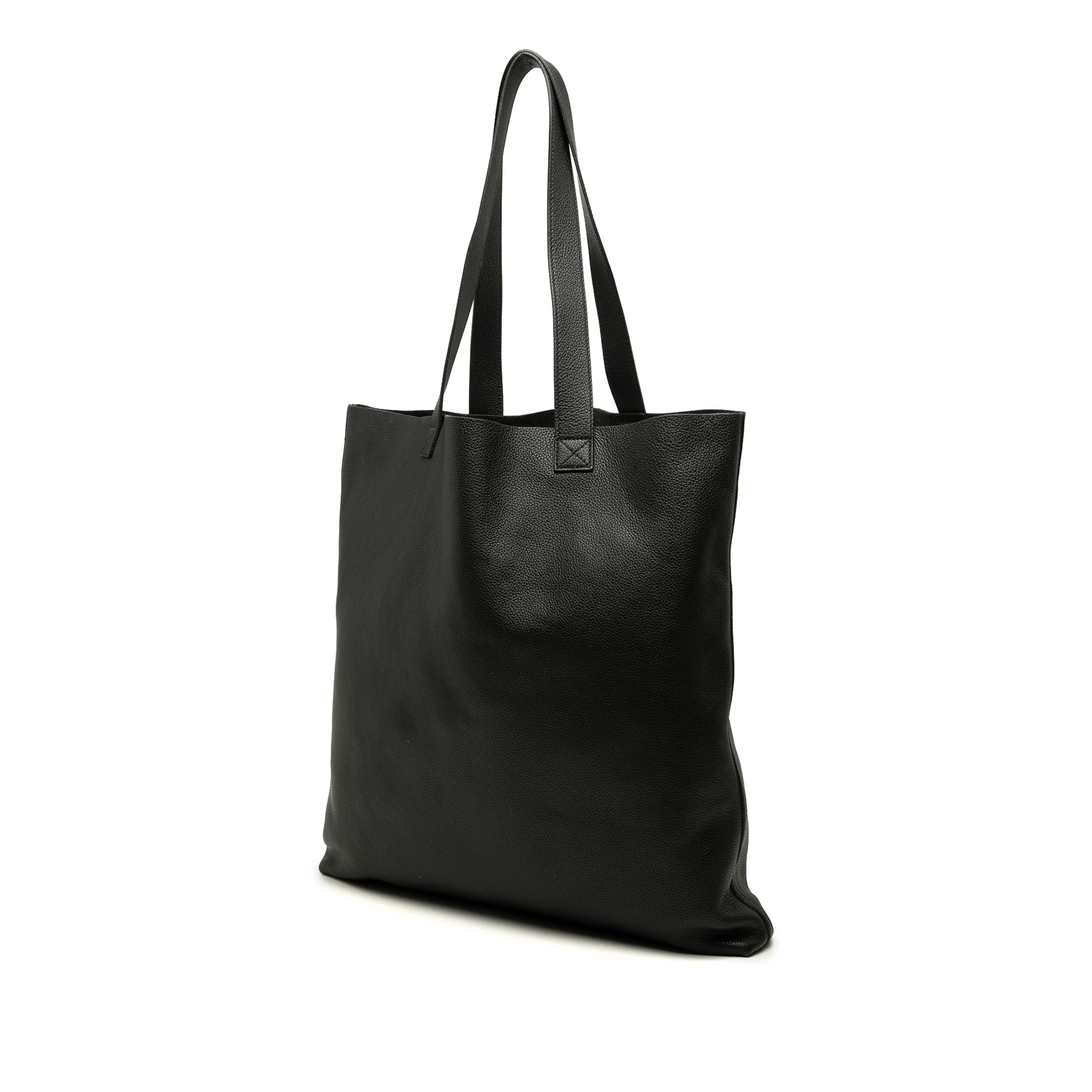Gucci Calfskin Logo Tote, från Luxclusif, i färgen svart. Klicka för att öppna bilden i stort format