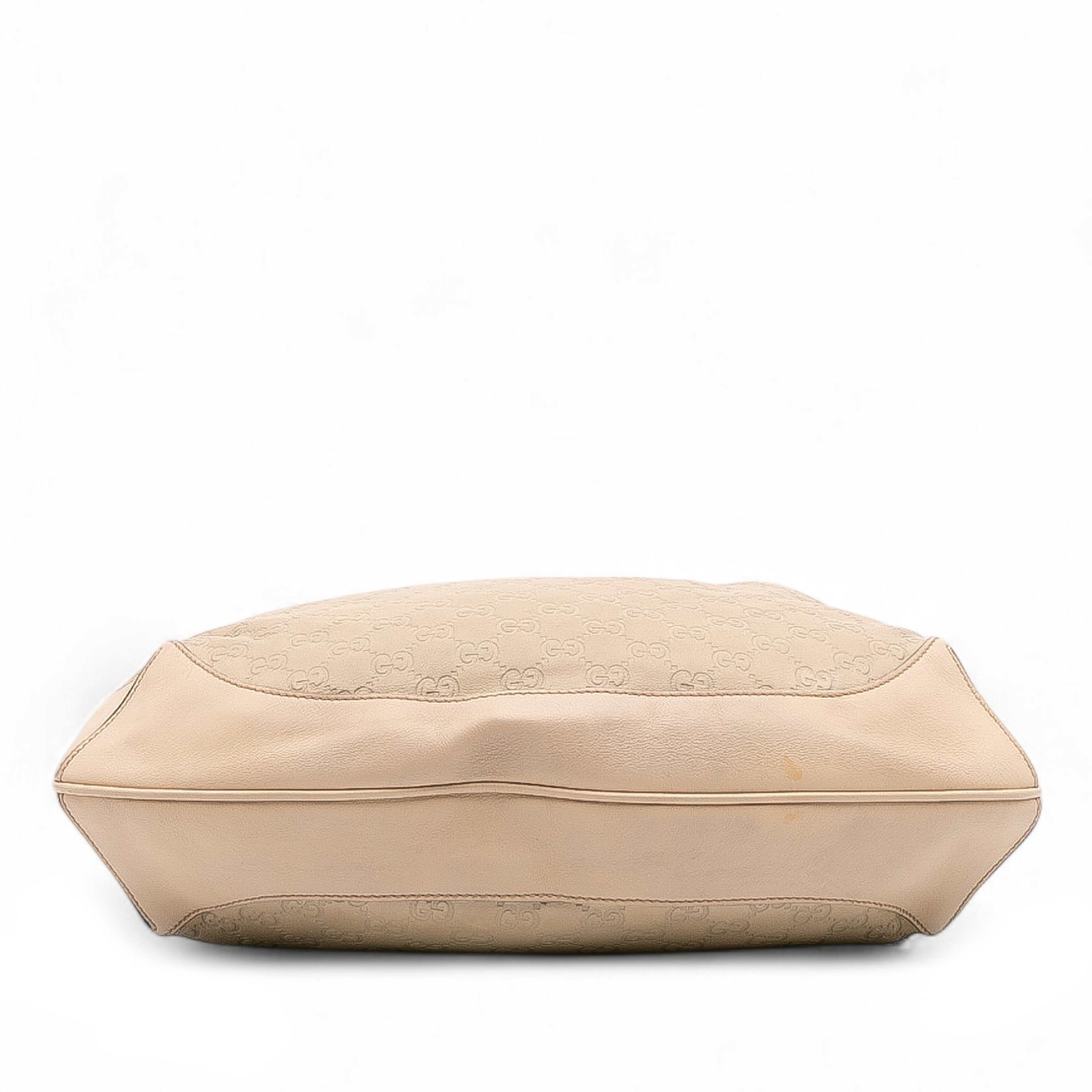 Gucci Bamboo Guccissima Peggy Satchel, från Luxclusif, i färgen beige. Klicka för att öppna bilden i stort format