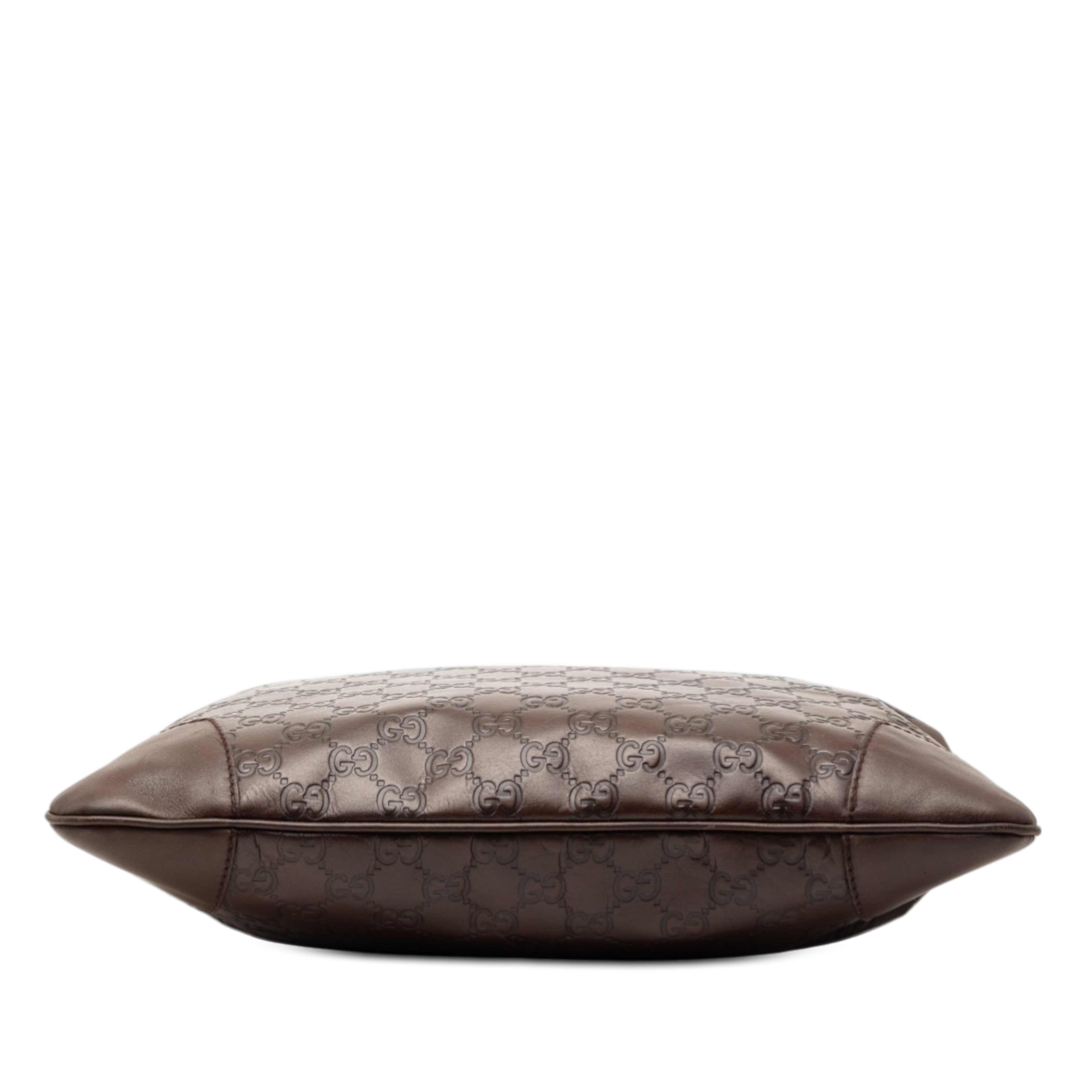 Gucci Guccissima Crossbody, från Luxclusif, i färgen dark brown. Klicka för att öppna bilden i stort format